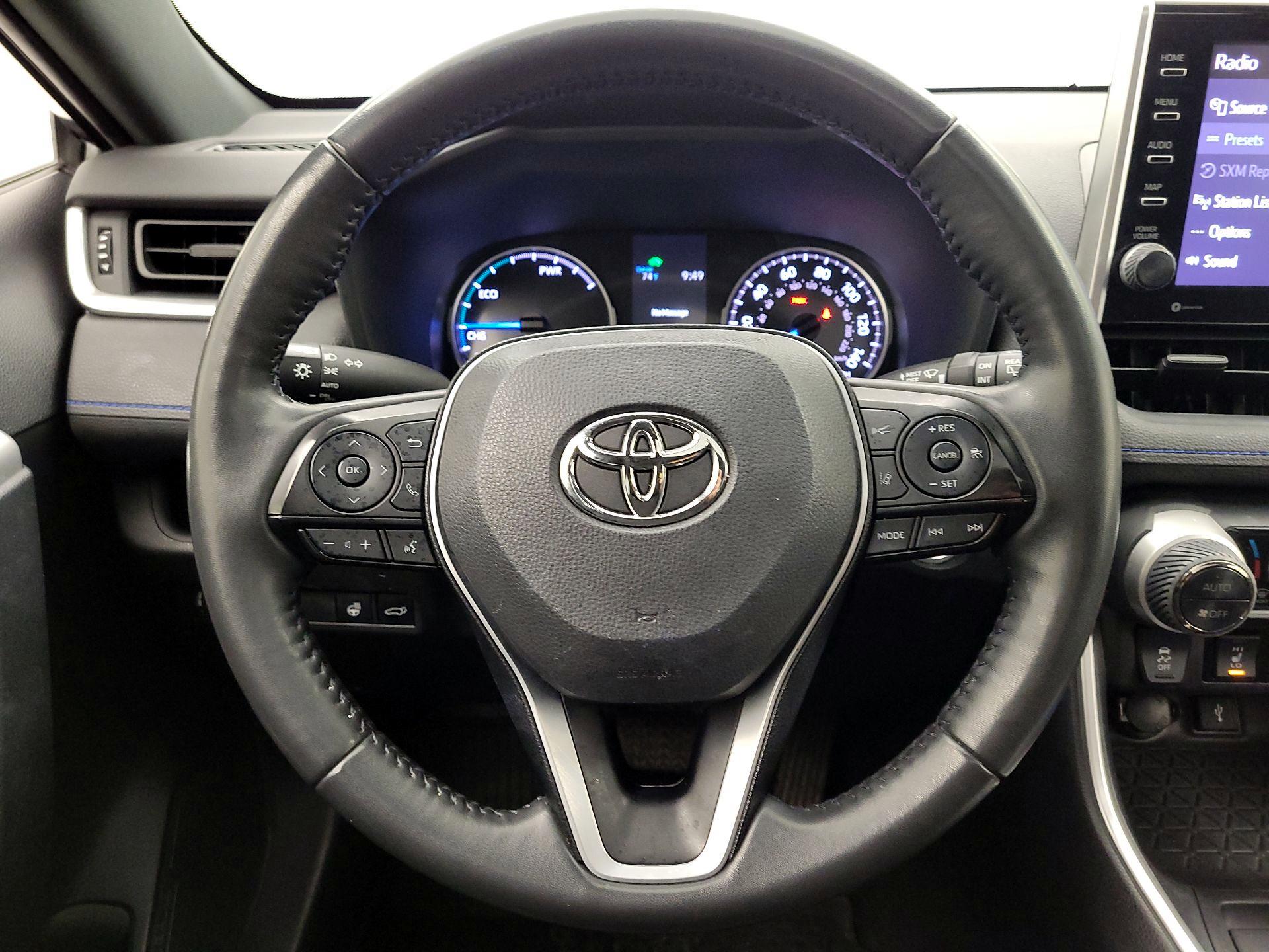 Thumbnail: 2022 Toyota RAV4 - 10