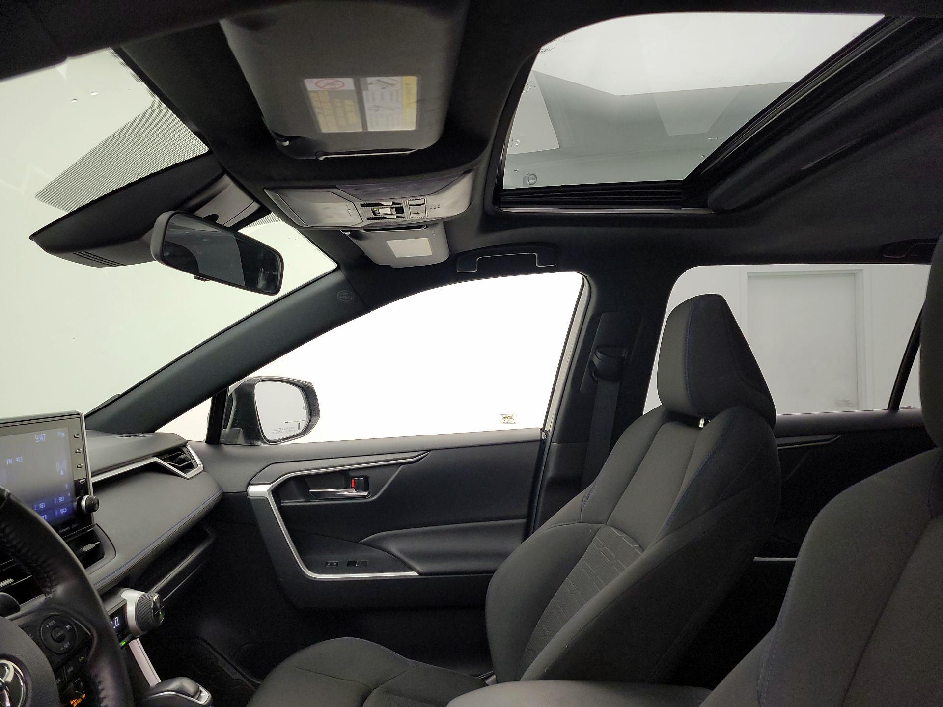 Thumbnail: 2022 Toyota RAV4 - 19