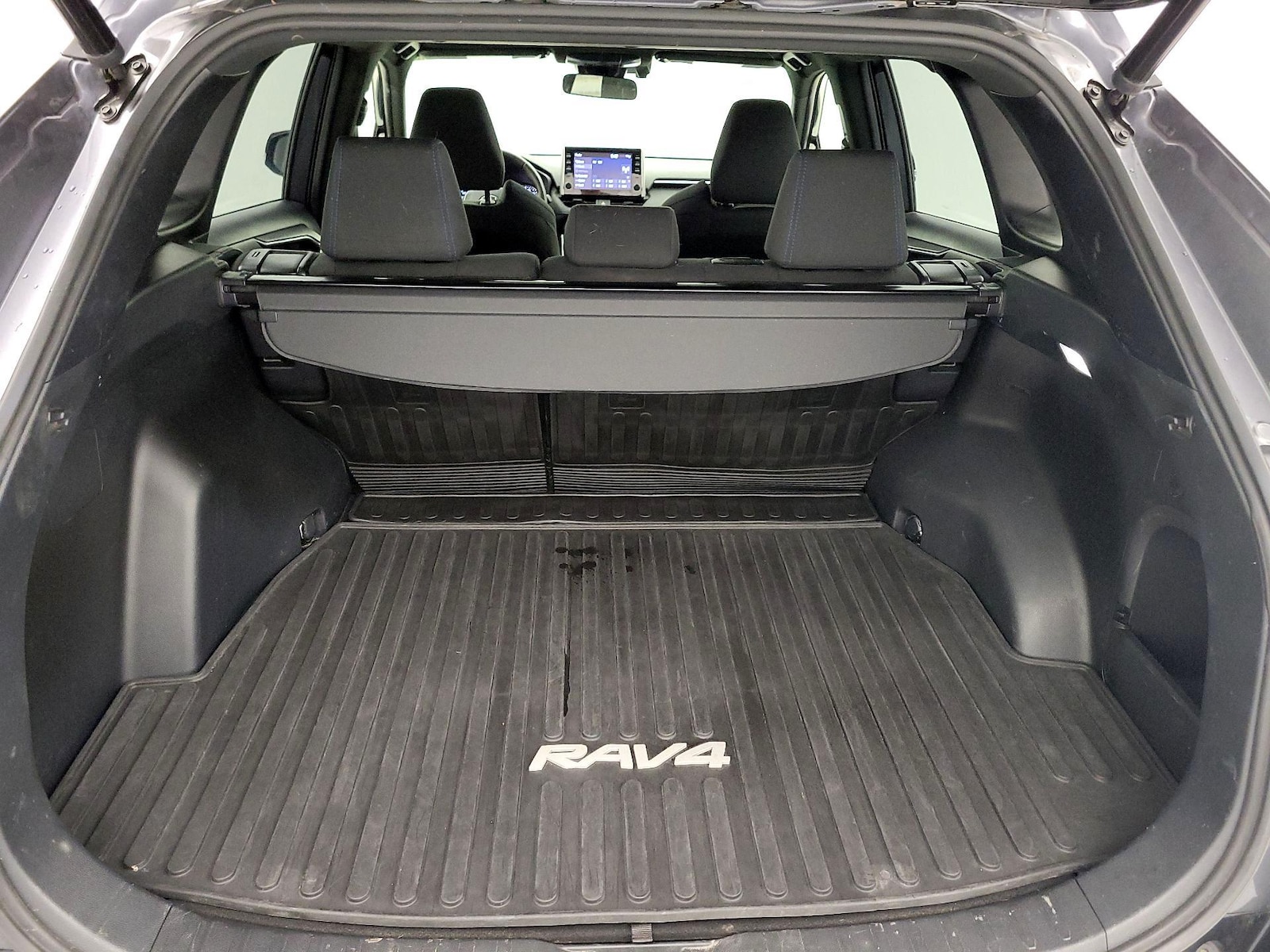 2022 Toyota RAV4 SE - Photo 22