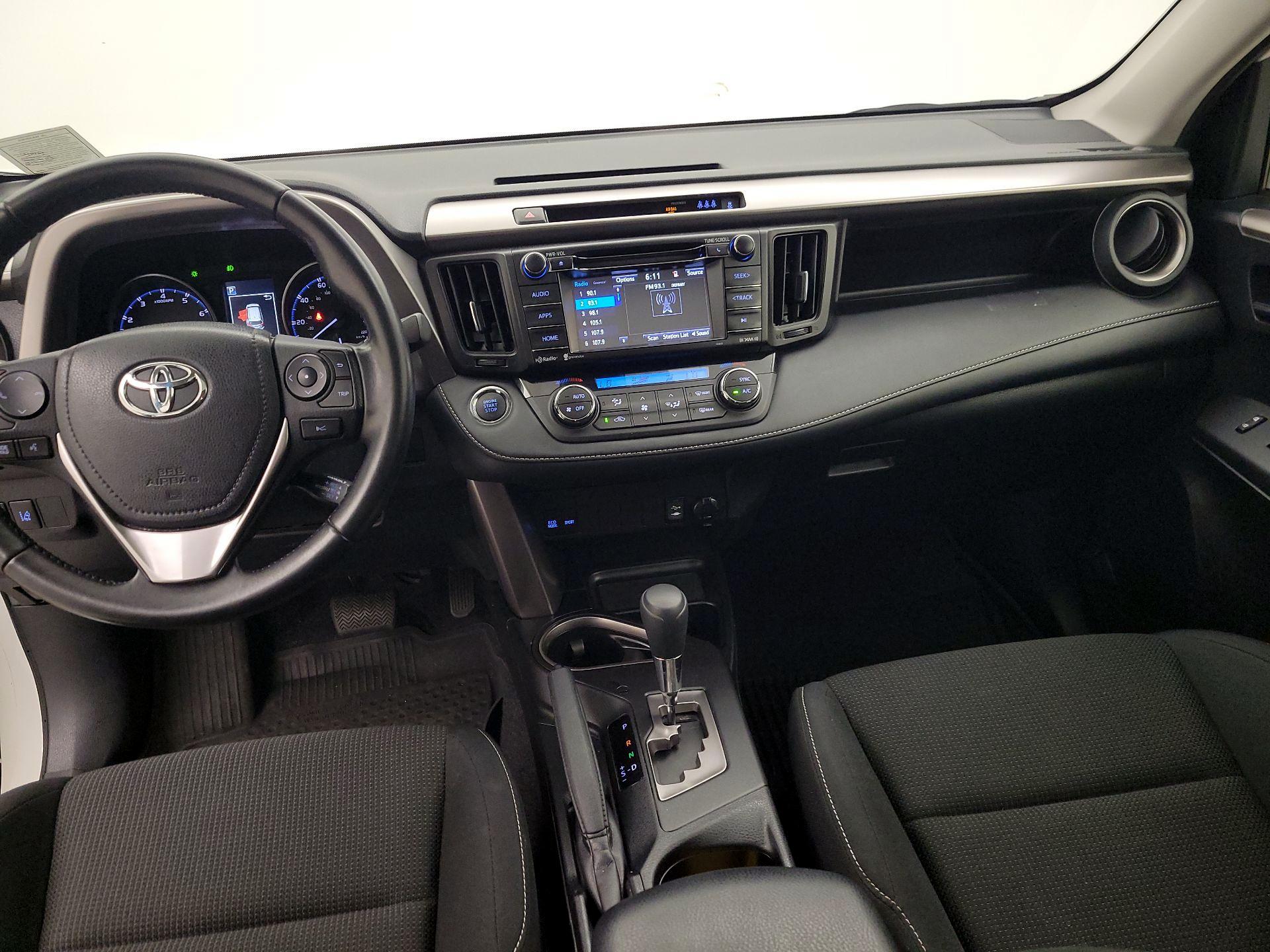 Thumbnail: 2018 Toyota RAV4 - 9