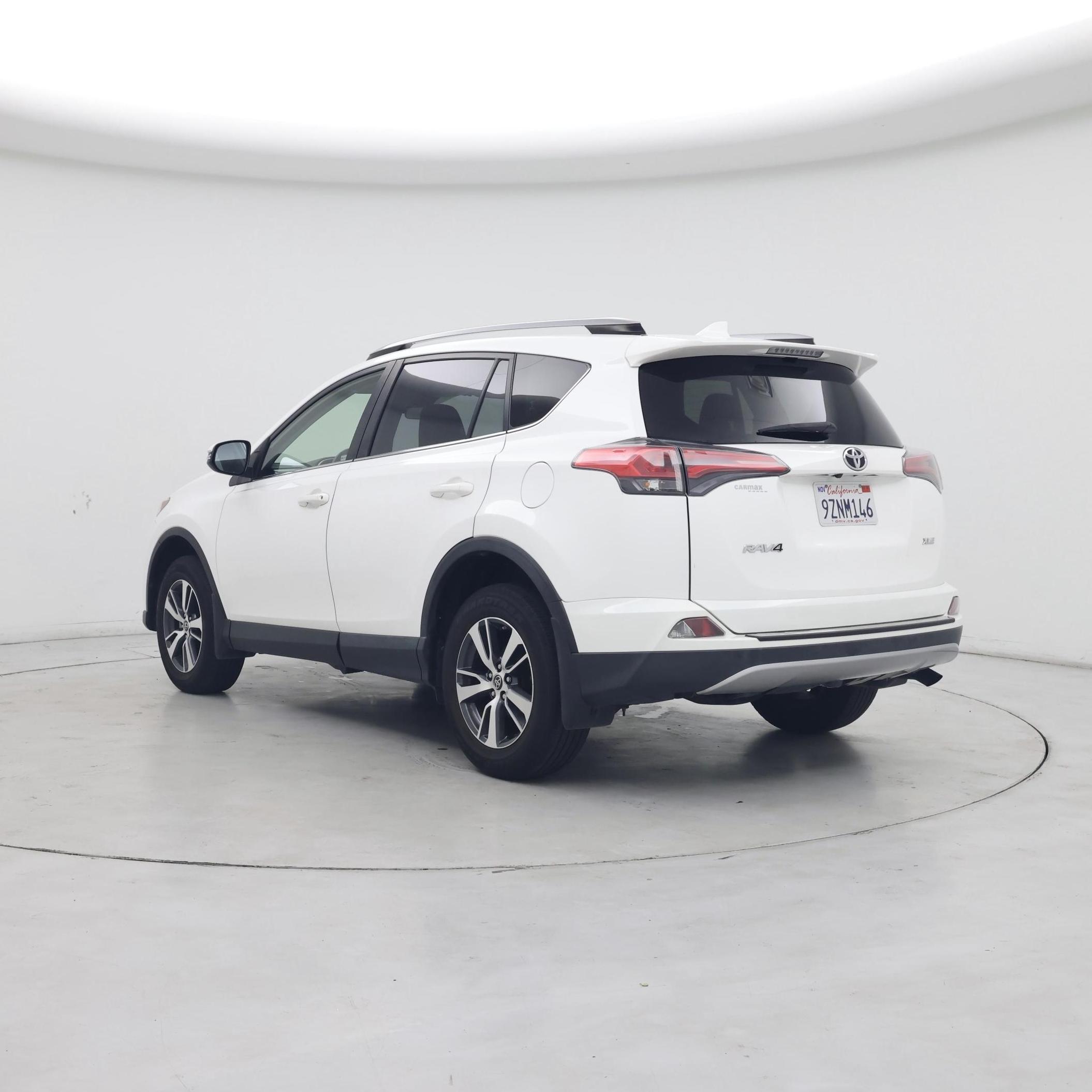 Thumbnail: 2018 Toyota RAV4 - 2