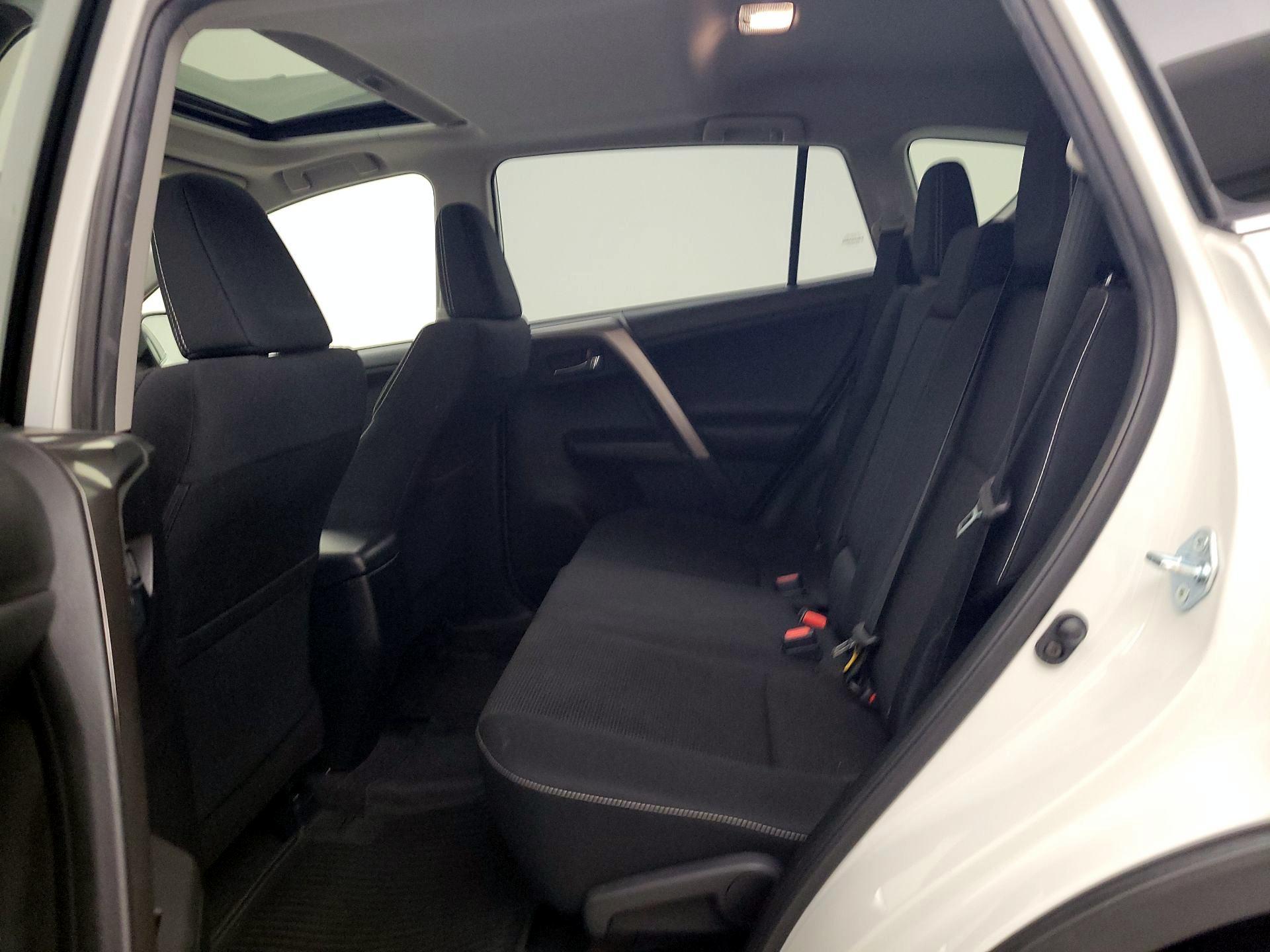Thumbnail: 2018 Toyota RAV4 - 19