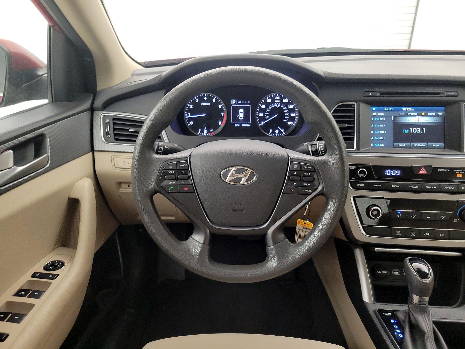 Thumbnail: 2016 Hyundai Sonata - 10