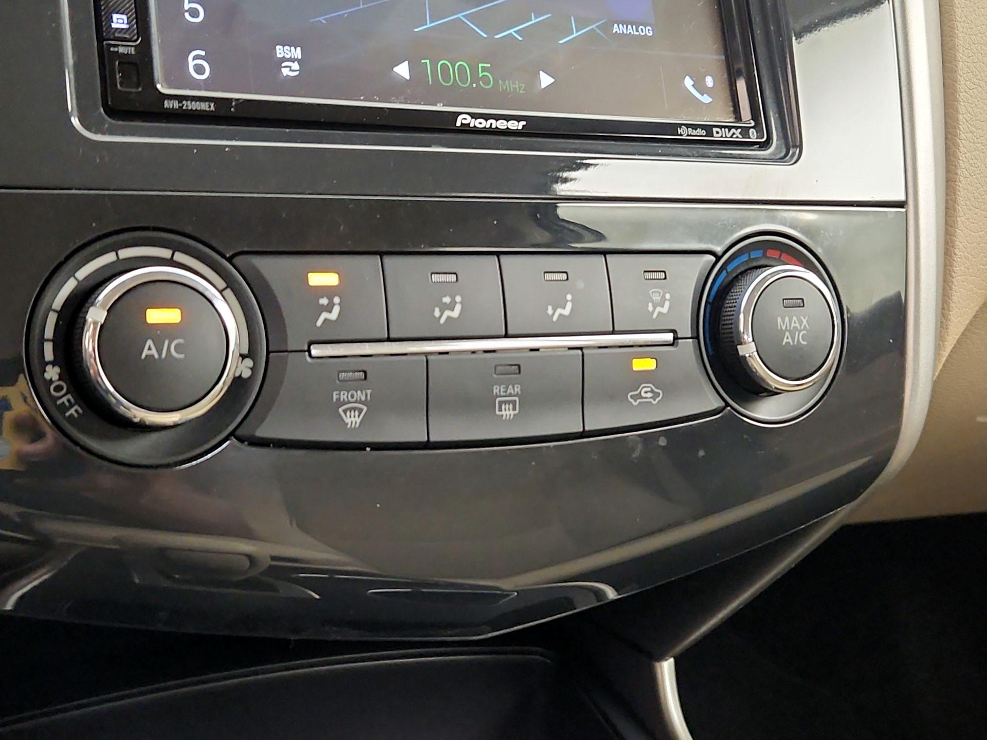 Thumbnail: 2015 Nissan Altima - 16