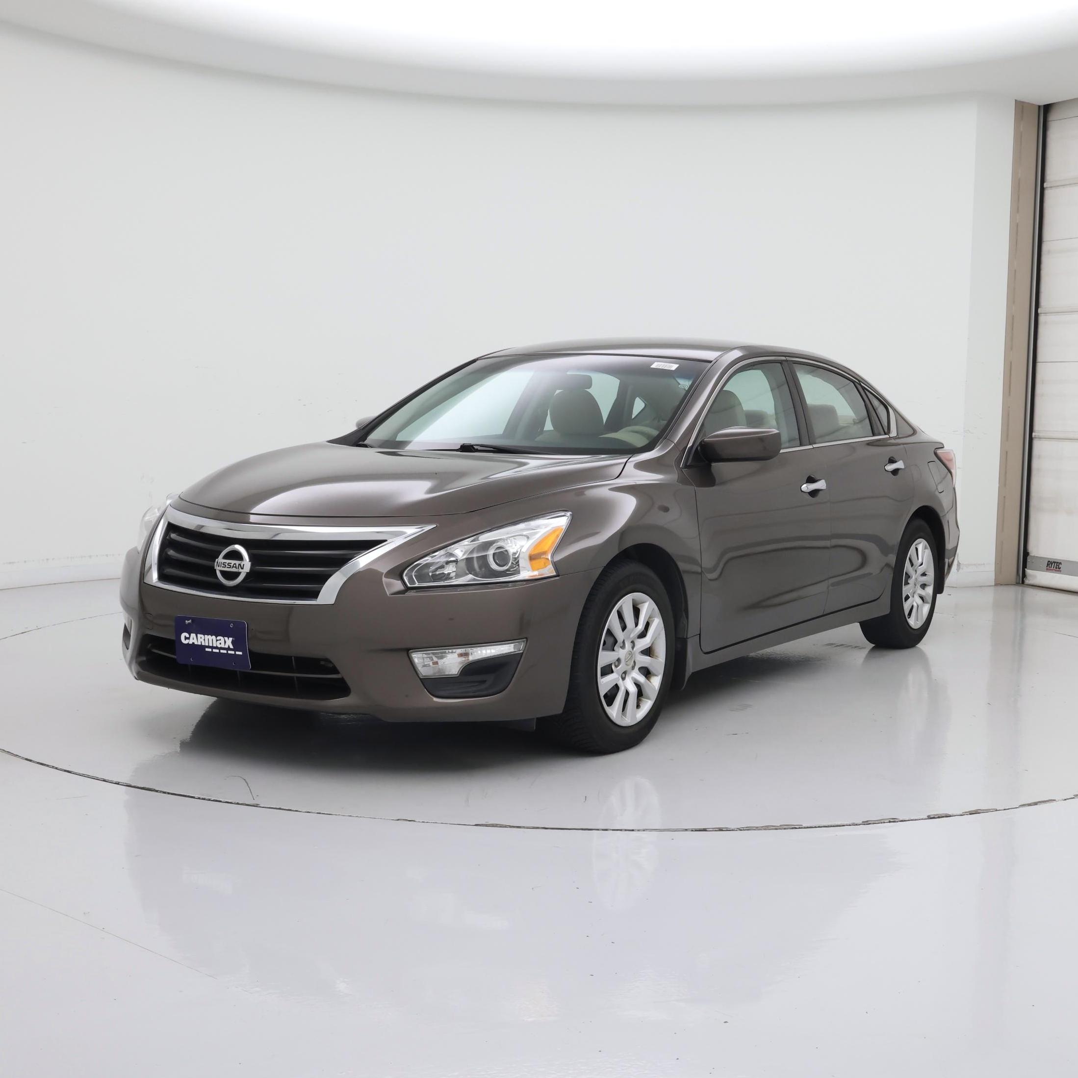 Thumbnail: 2015 Nissan Altima - 4