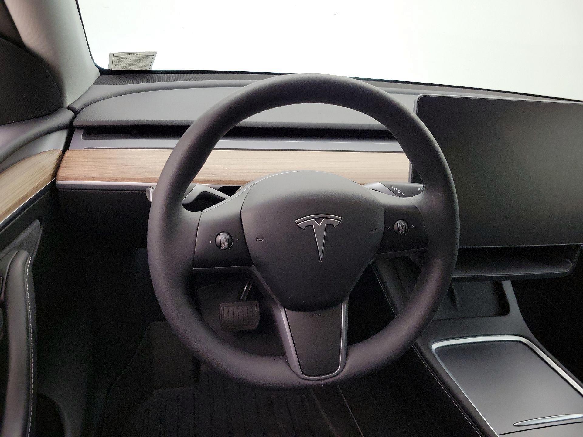Thumbnail: 2024 Tesla Model Y - 10