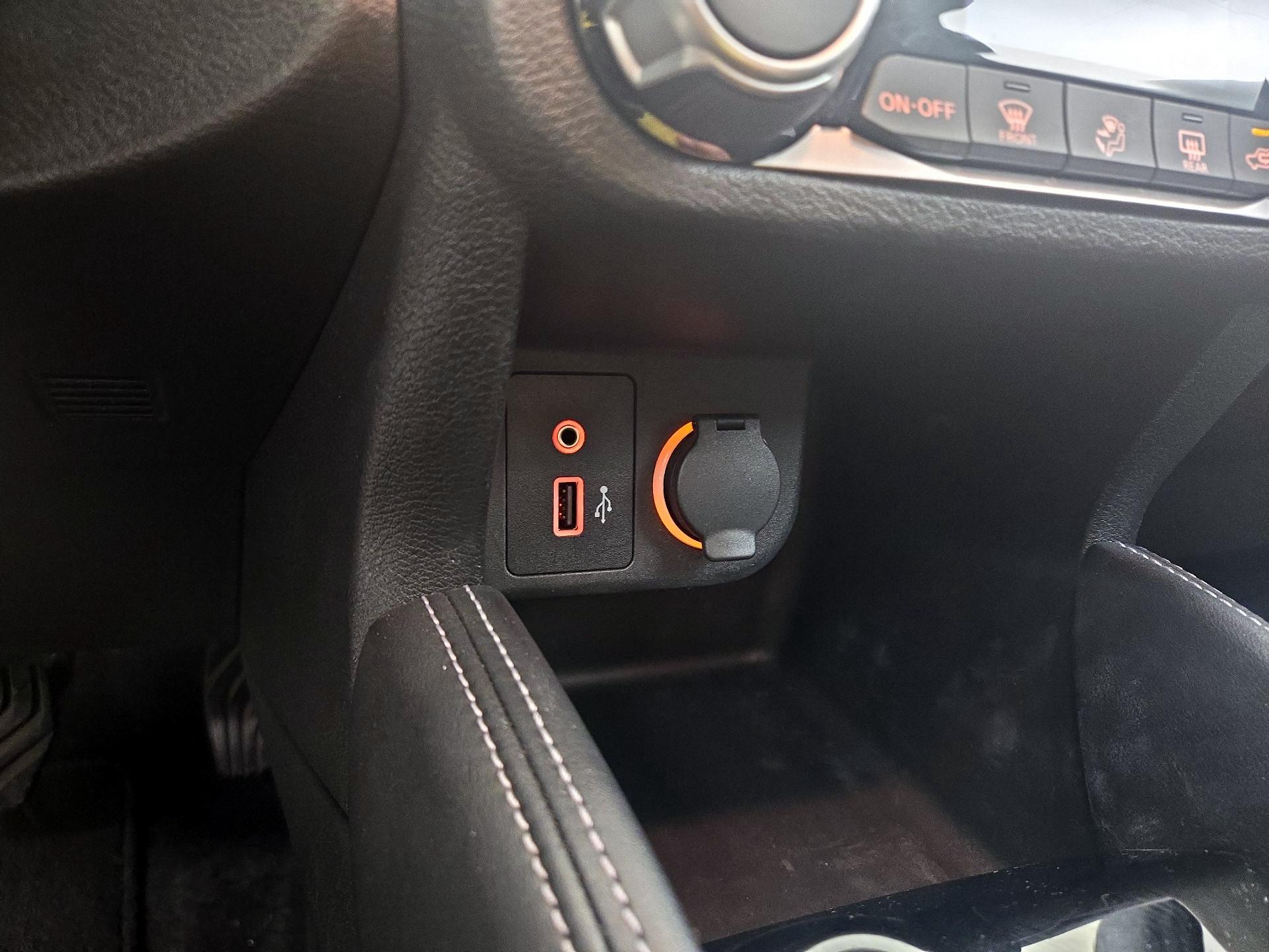Thumbnail: 2018 Nissan Kicks - 16