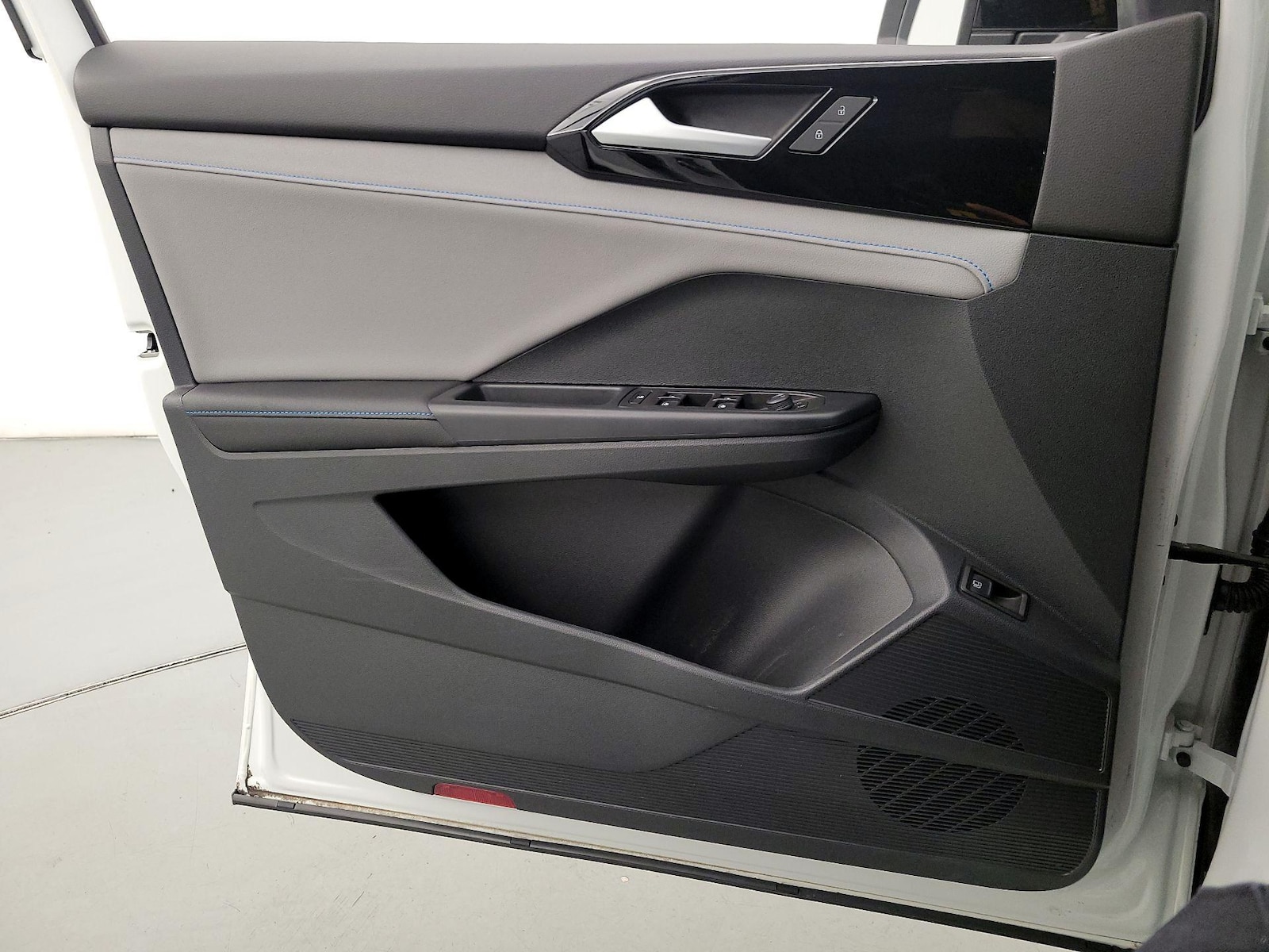 2024 Volkswagen Taos SE Black - Photo 13