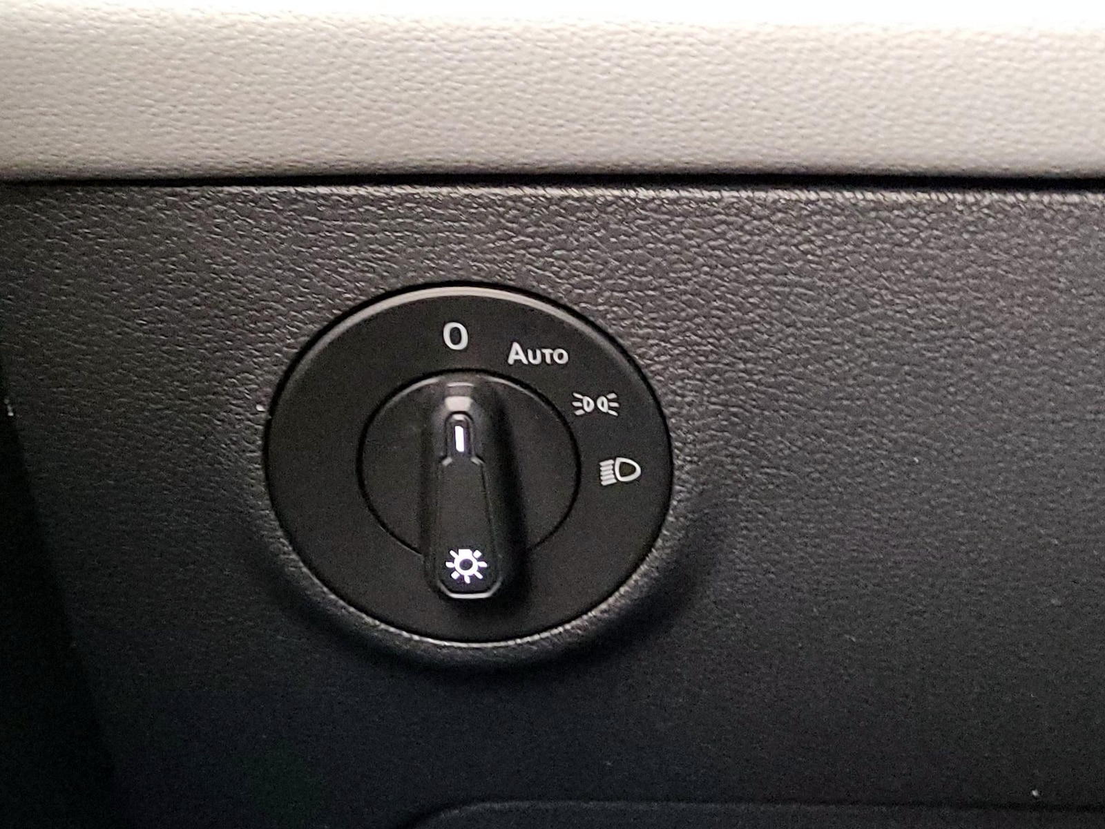 2024 Volkswagen Taos SE Black - Photo 14
