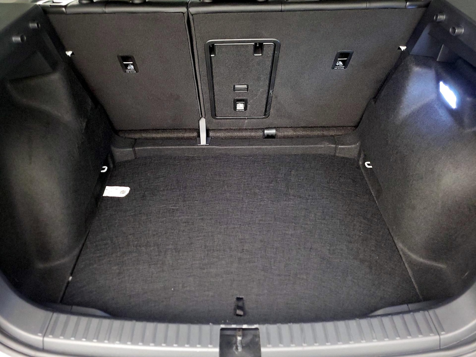 2024 Volkswagen Taos SE Black - Photo 22