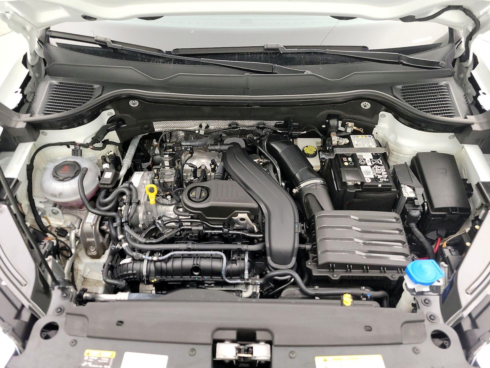 2024 Volkswagen Taos SE Black - Photo 23