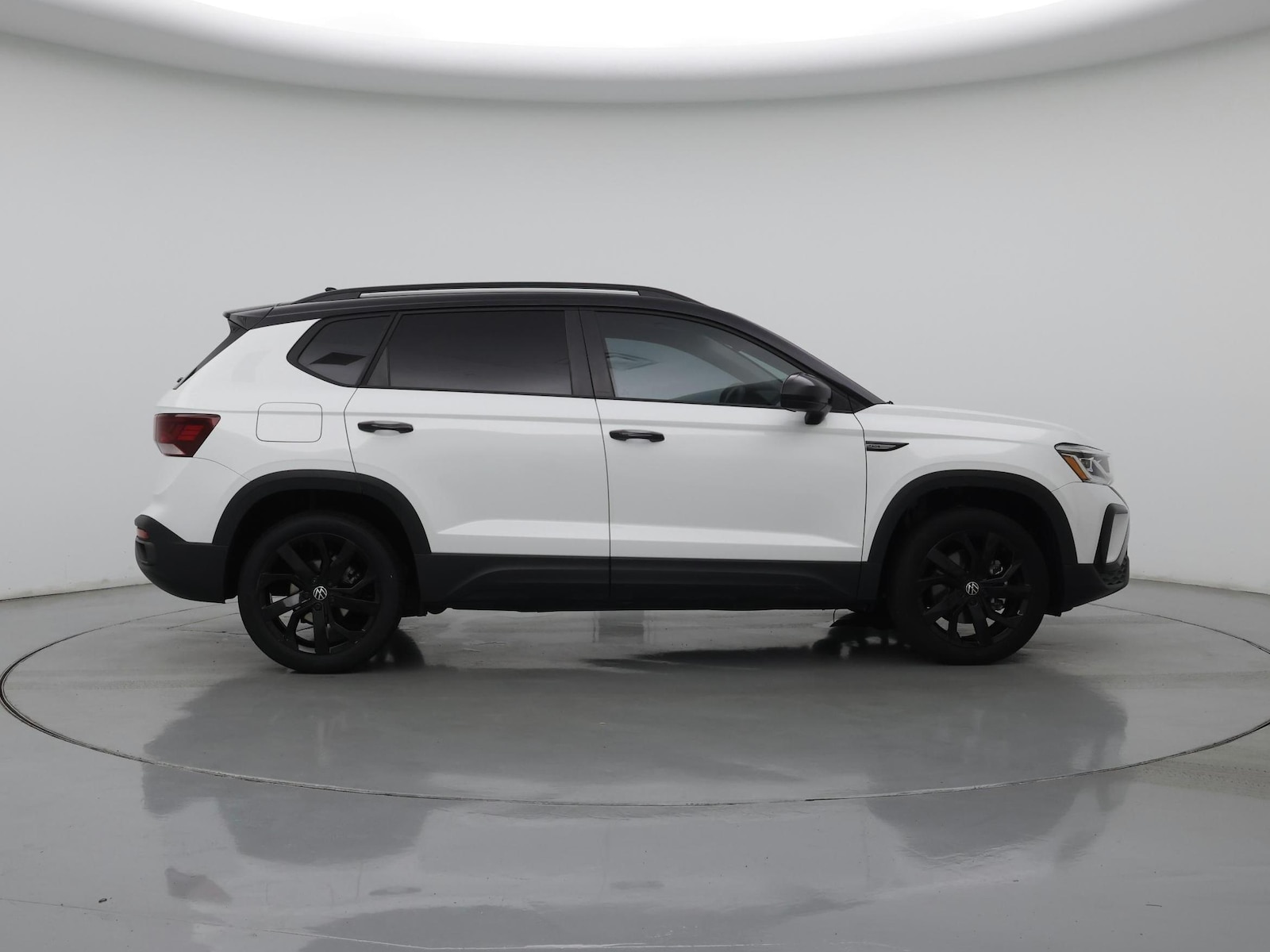 2024 Volkswagen Taos SE Black - Photo 8