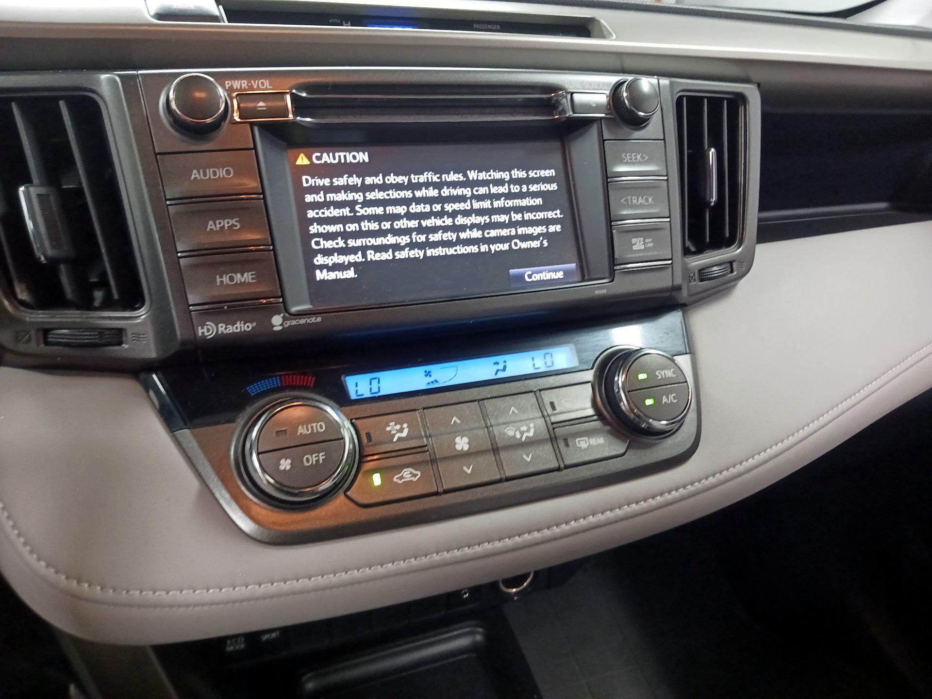 Thumbnail: 2015 Toyota RAV4 - 14