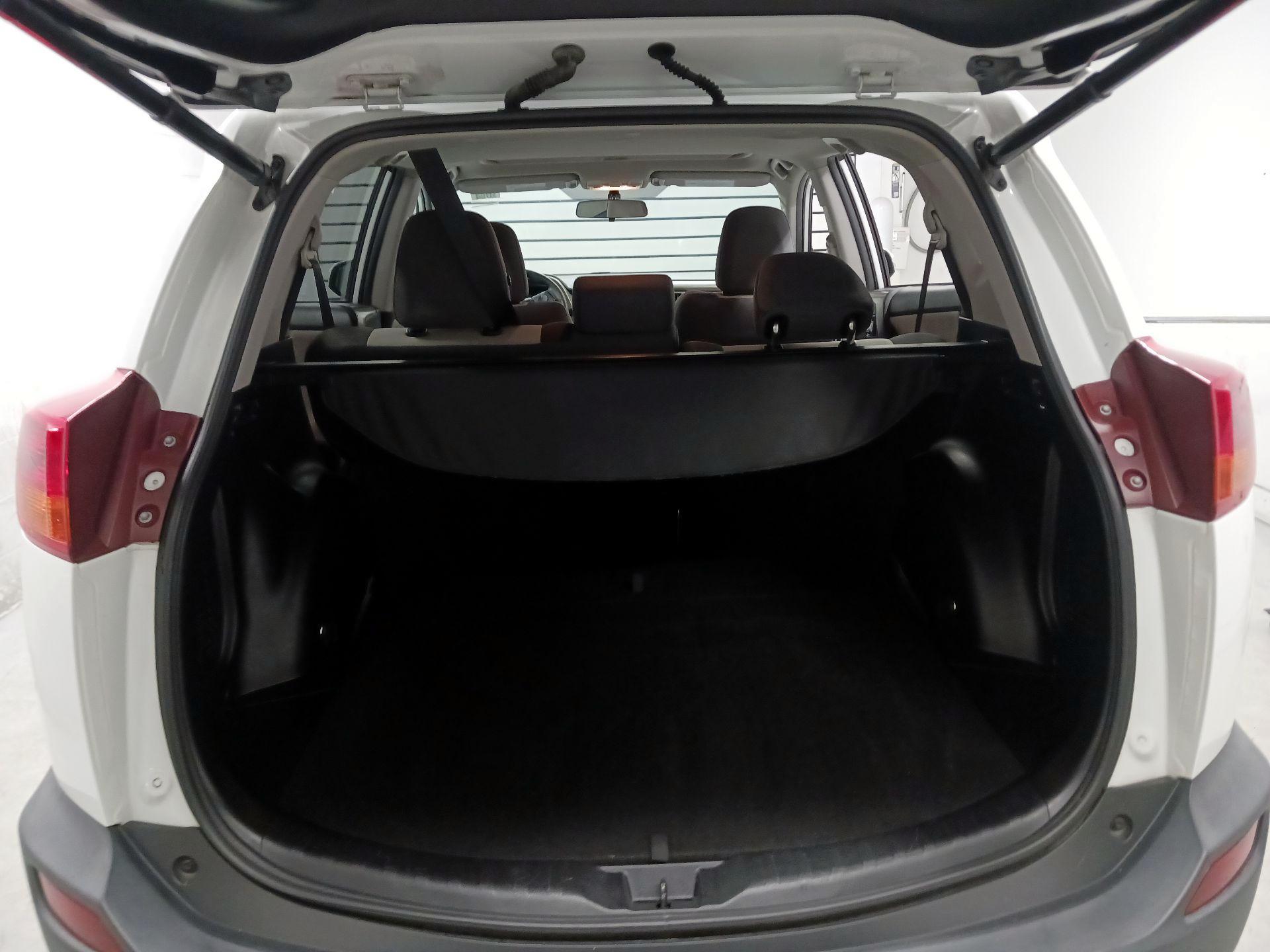 Thumbnail: 2015 Toyota RAV4 - 16