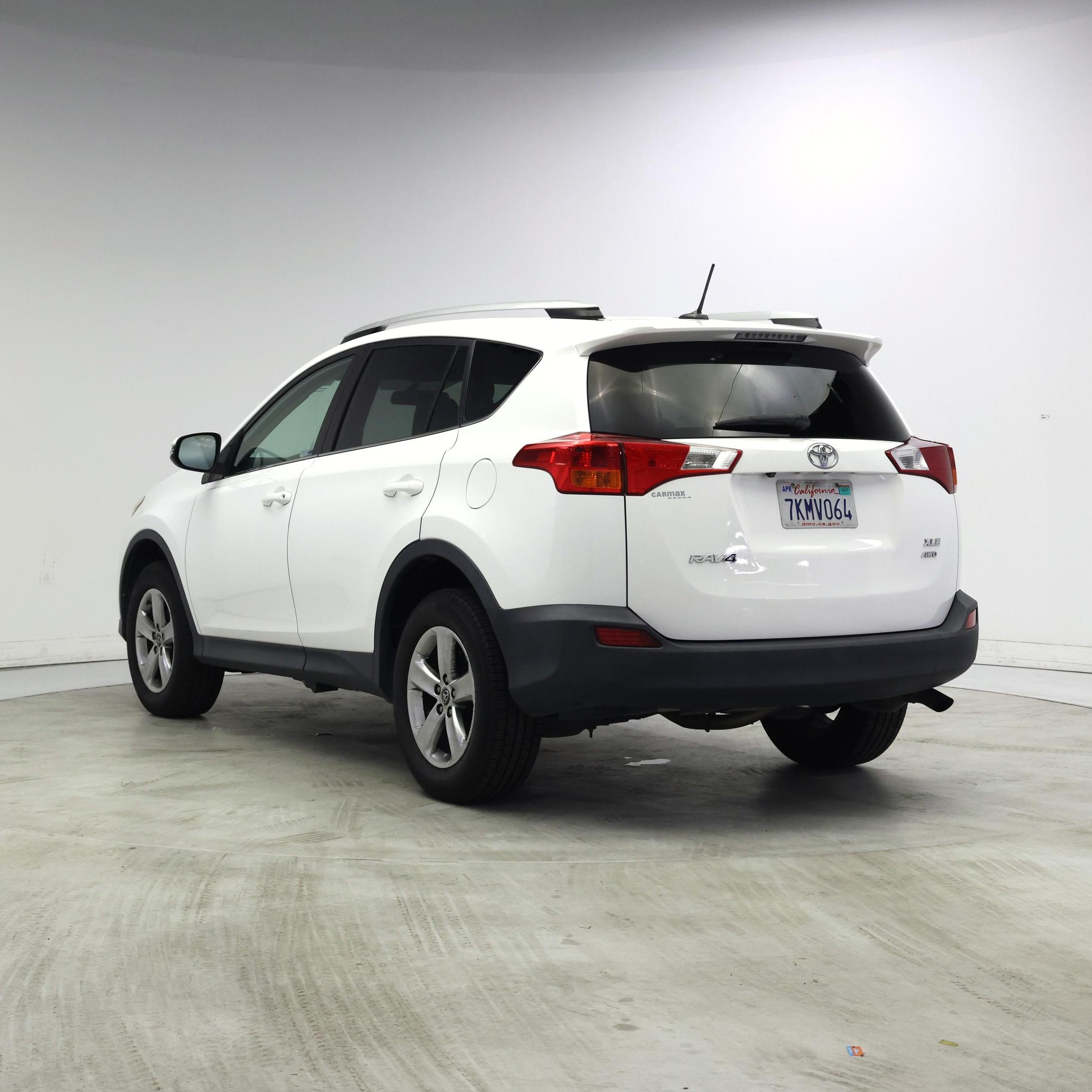 Thumbnail: 2015 Toyota RAV4 - 2