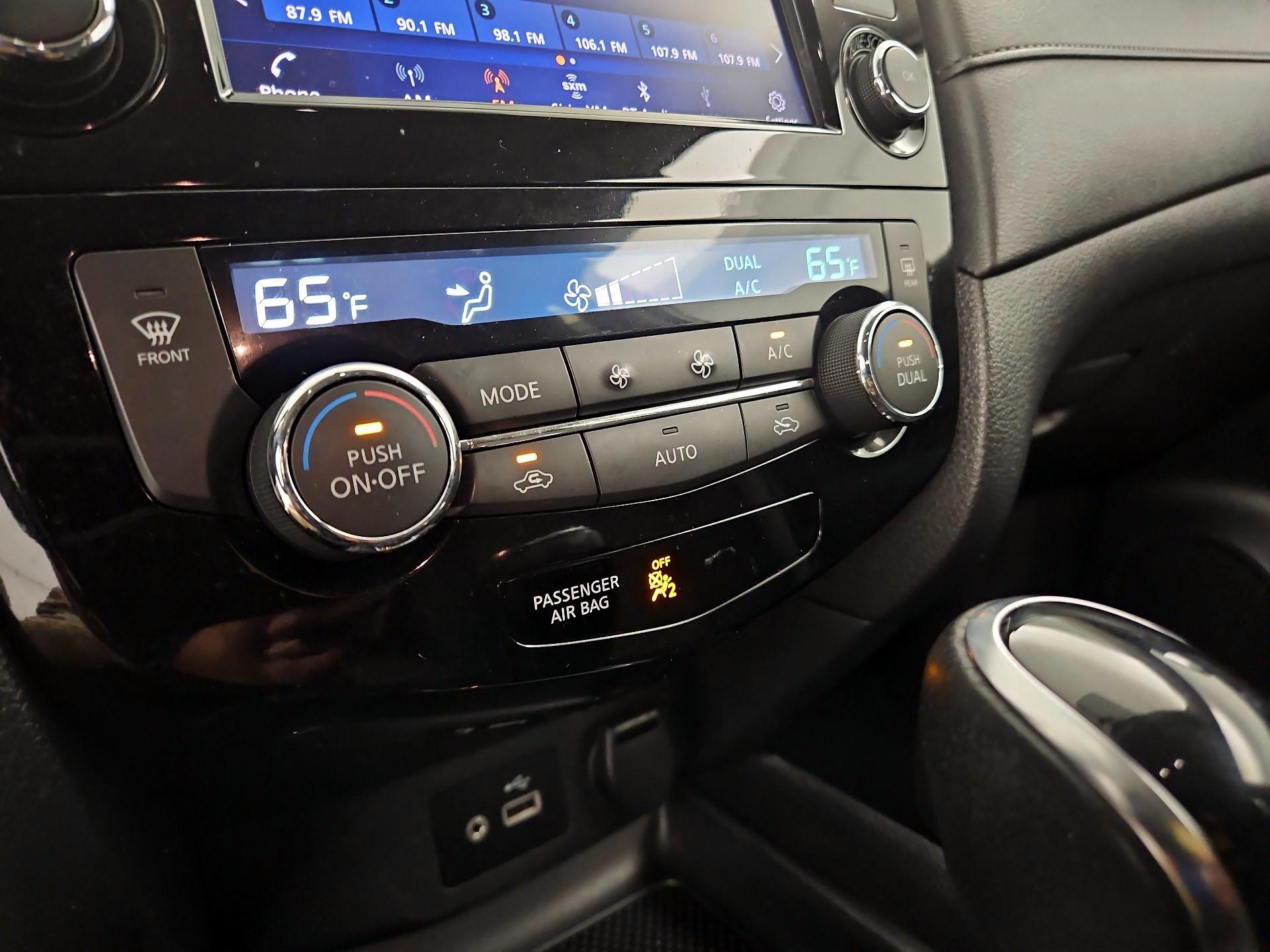 Thumbnail: 2018 Nissan Rogue - 14