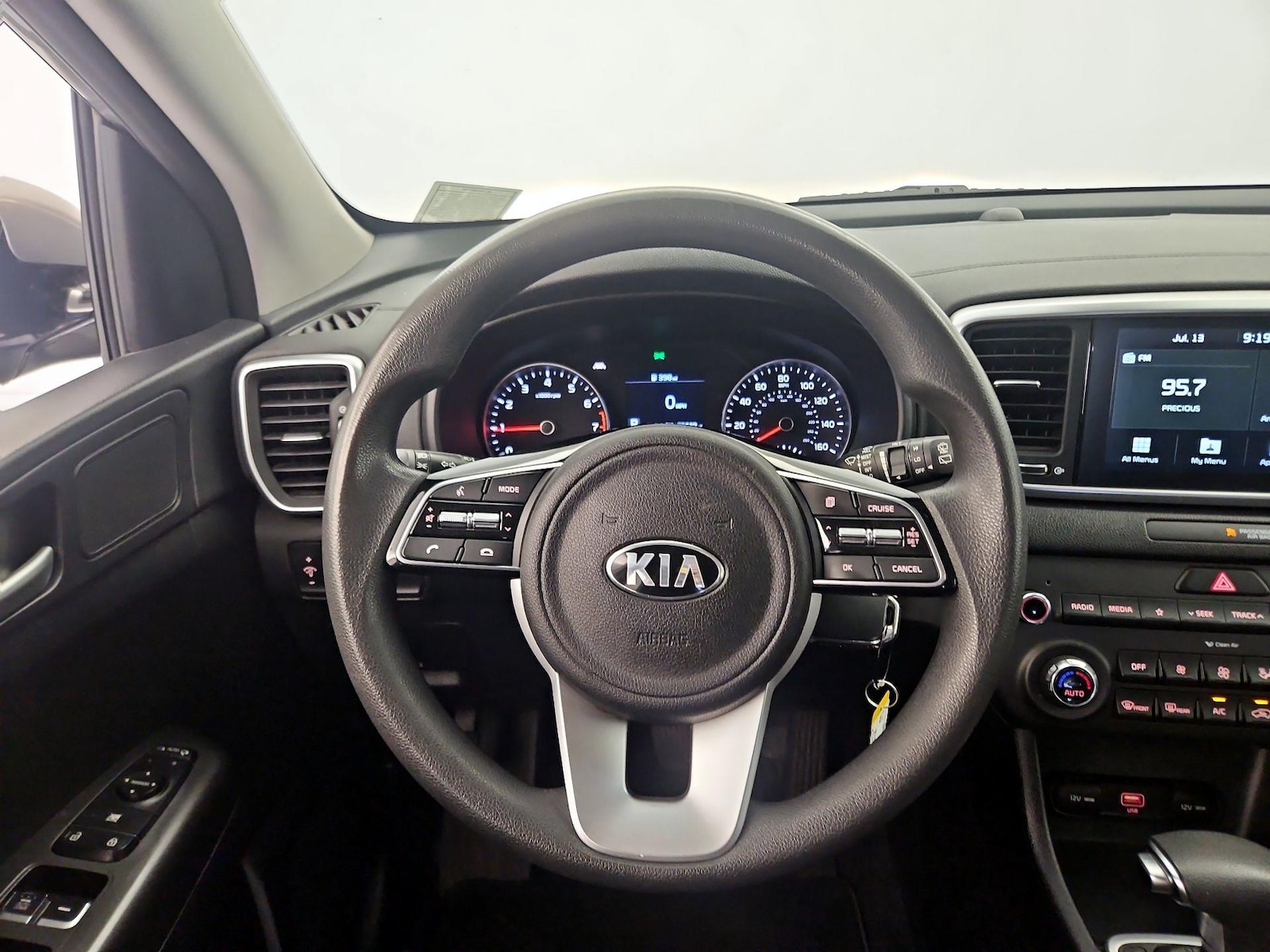 2021 Kia Sportage LX - Photo 11