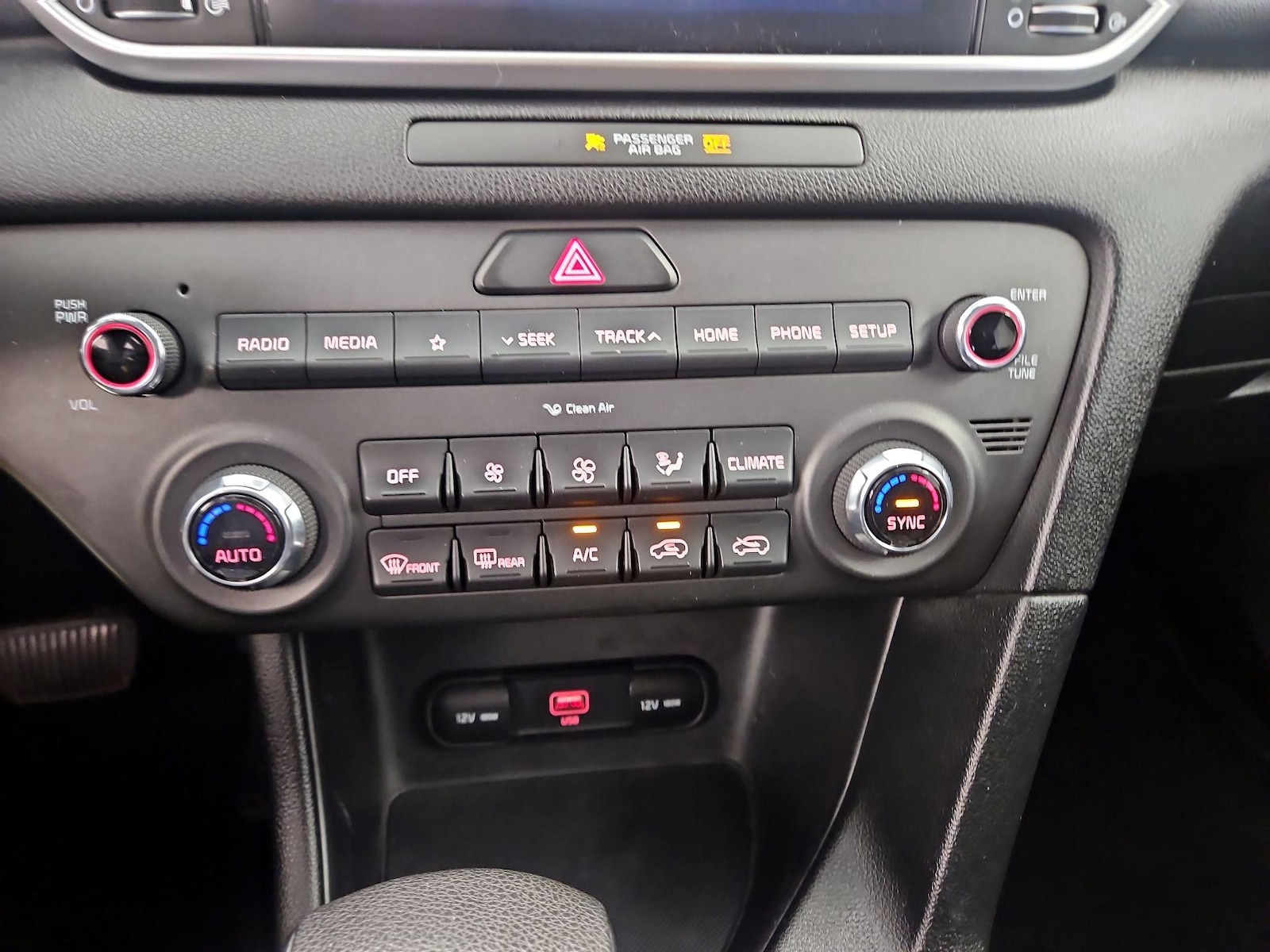 2021 Kia Sportage LX - Photo 17
