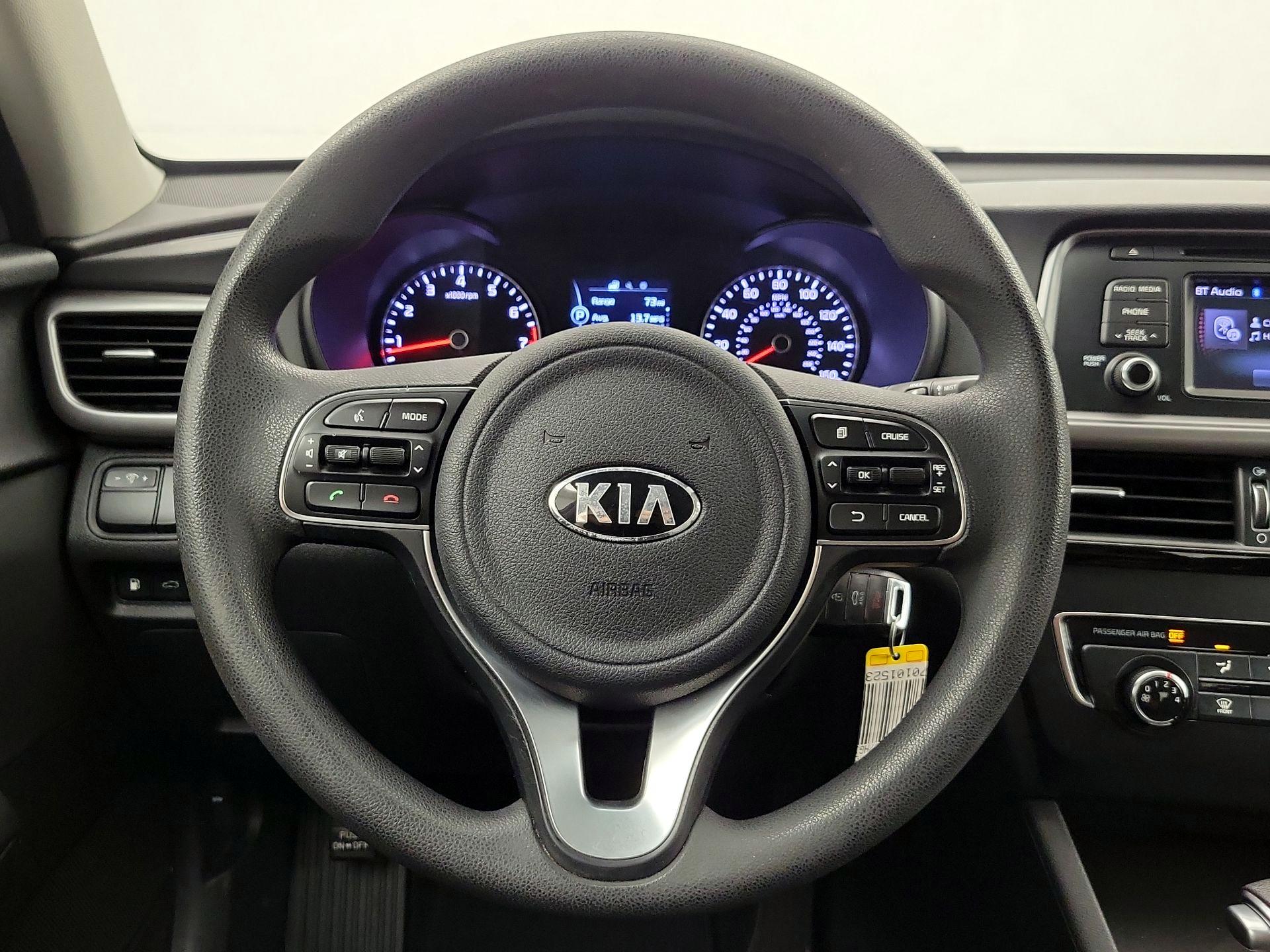 Thumbnail: 2017 Kia Optima - 10