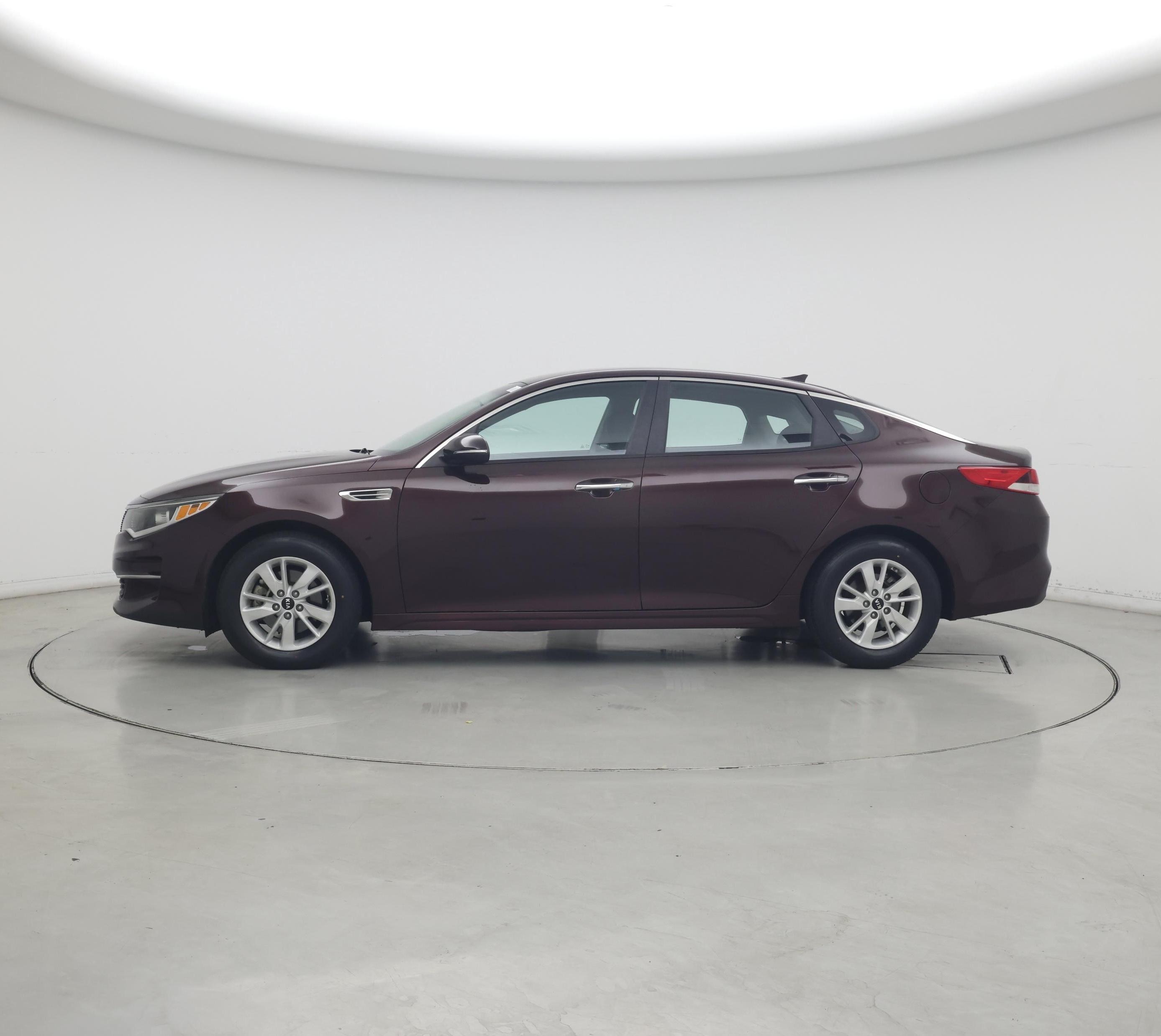 Thumbnail: 2017 Kia Optima - 3