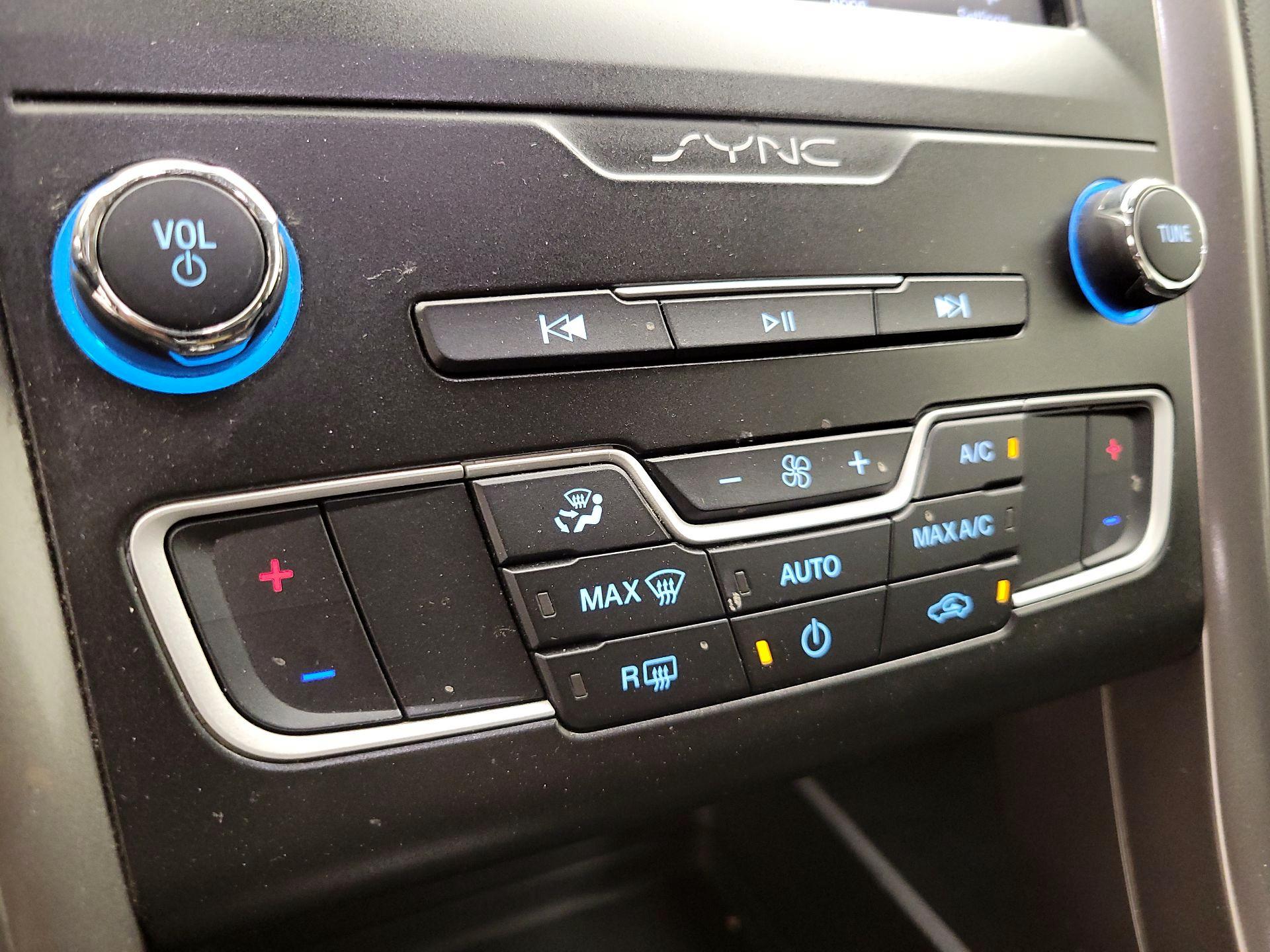 Thumbnail: 2019 Ford Fusion - 16