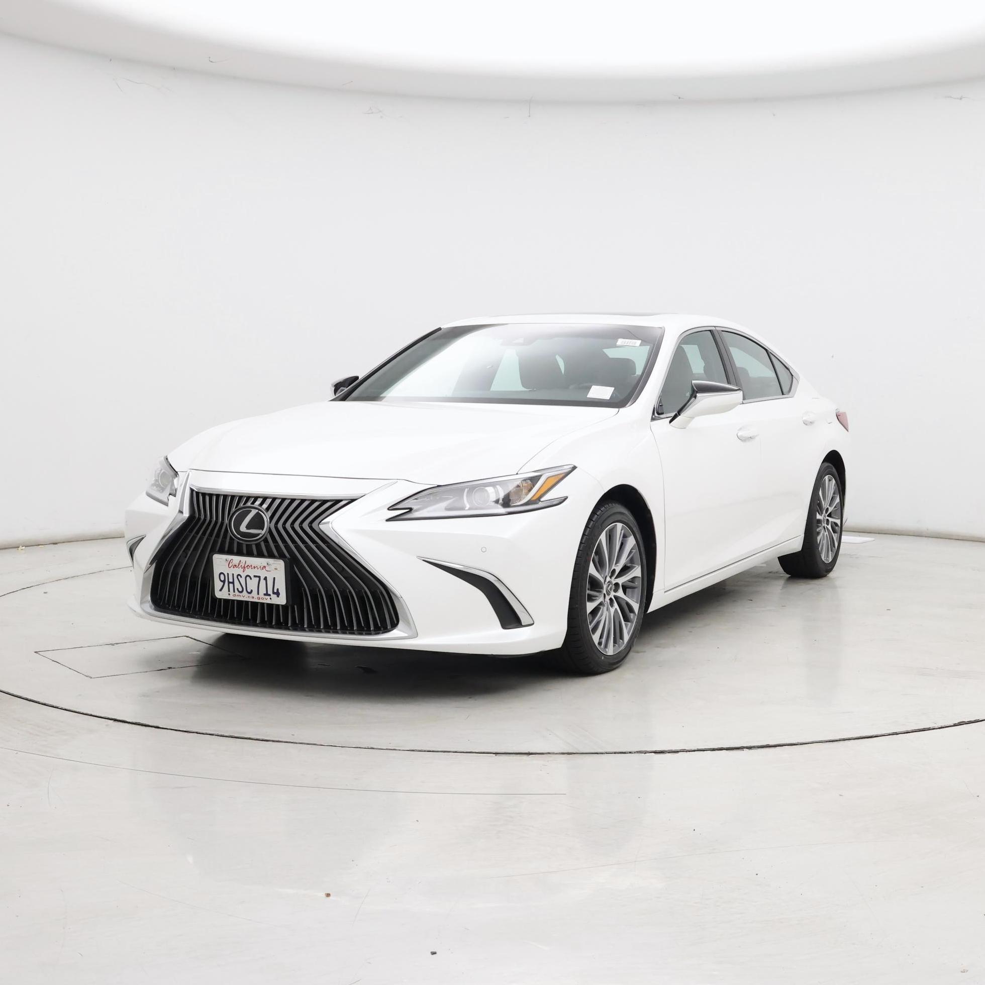 Thumbnail: 2021 Lexus ES - 4