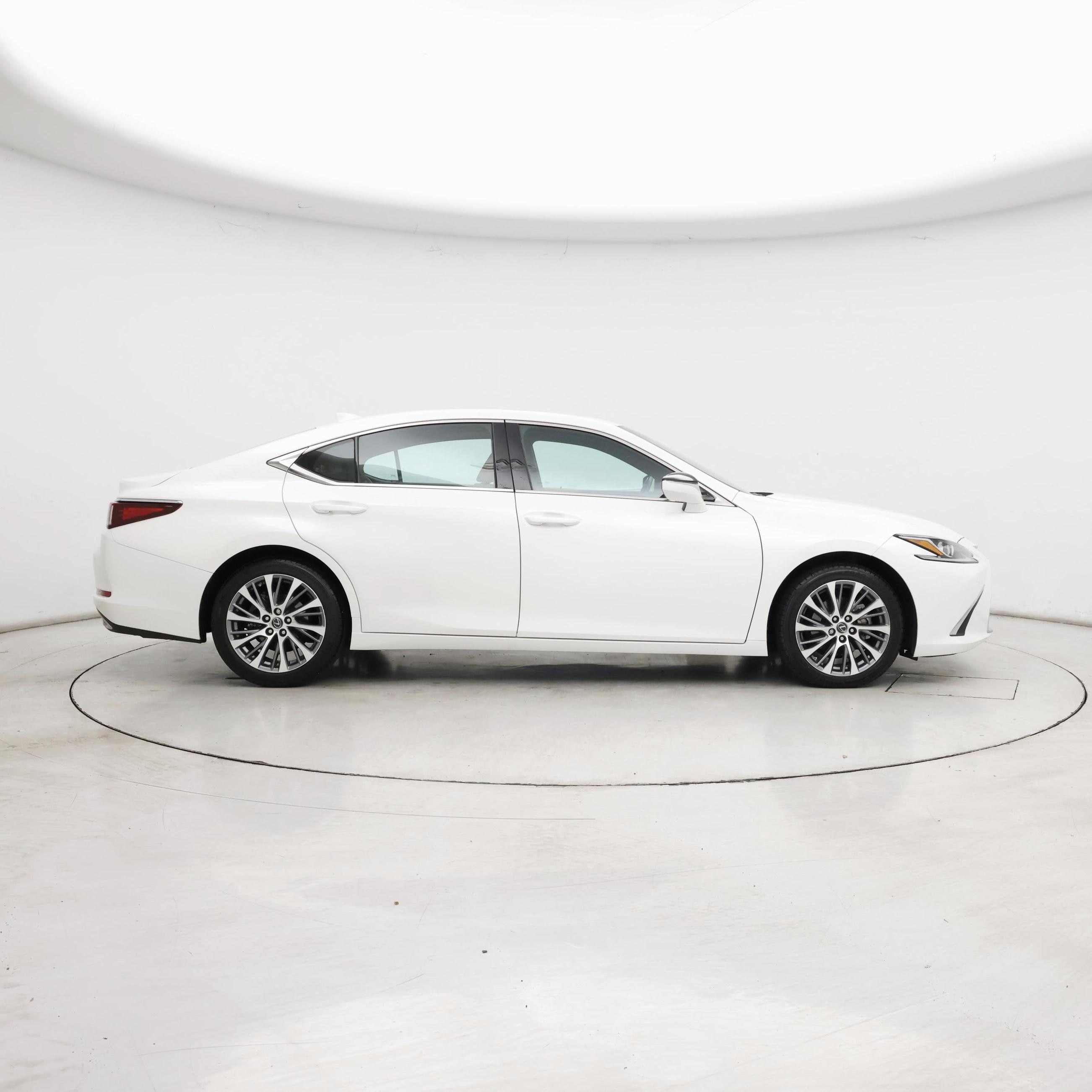 Thumbnail: 2021 Lexus ES - 7