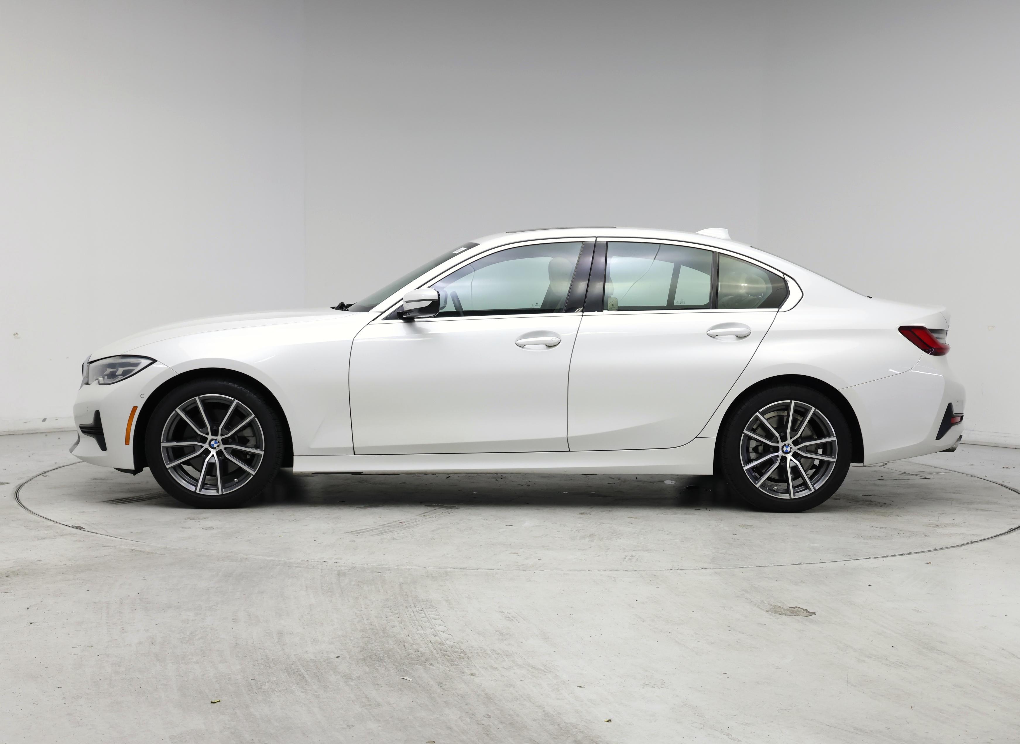 Thumbnail: 2022 BMW 3 Series - 3