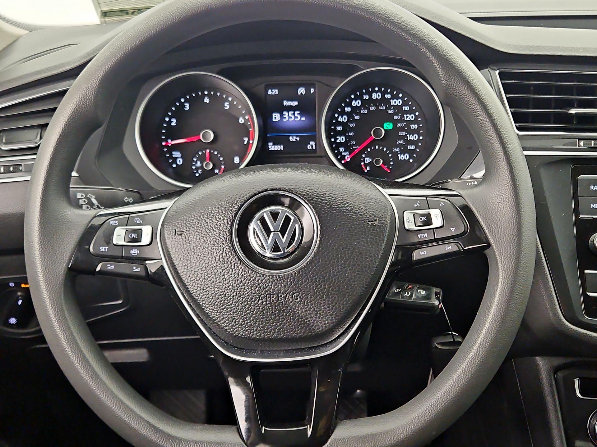 Thumbnail: 2019 Volkswagen Tiguan - 10