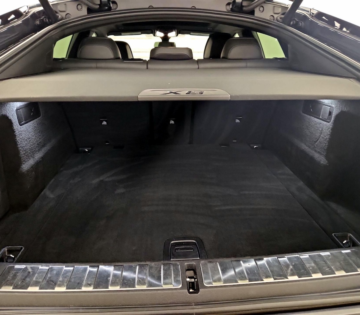 Trunk/Cargo (Seats Up)