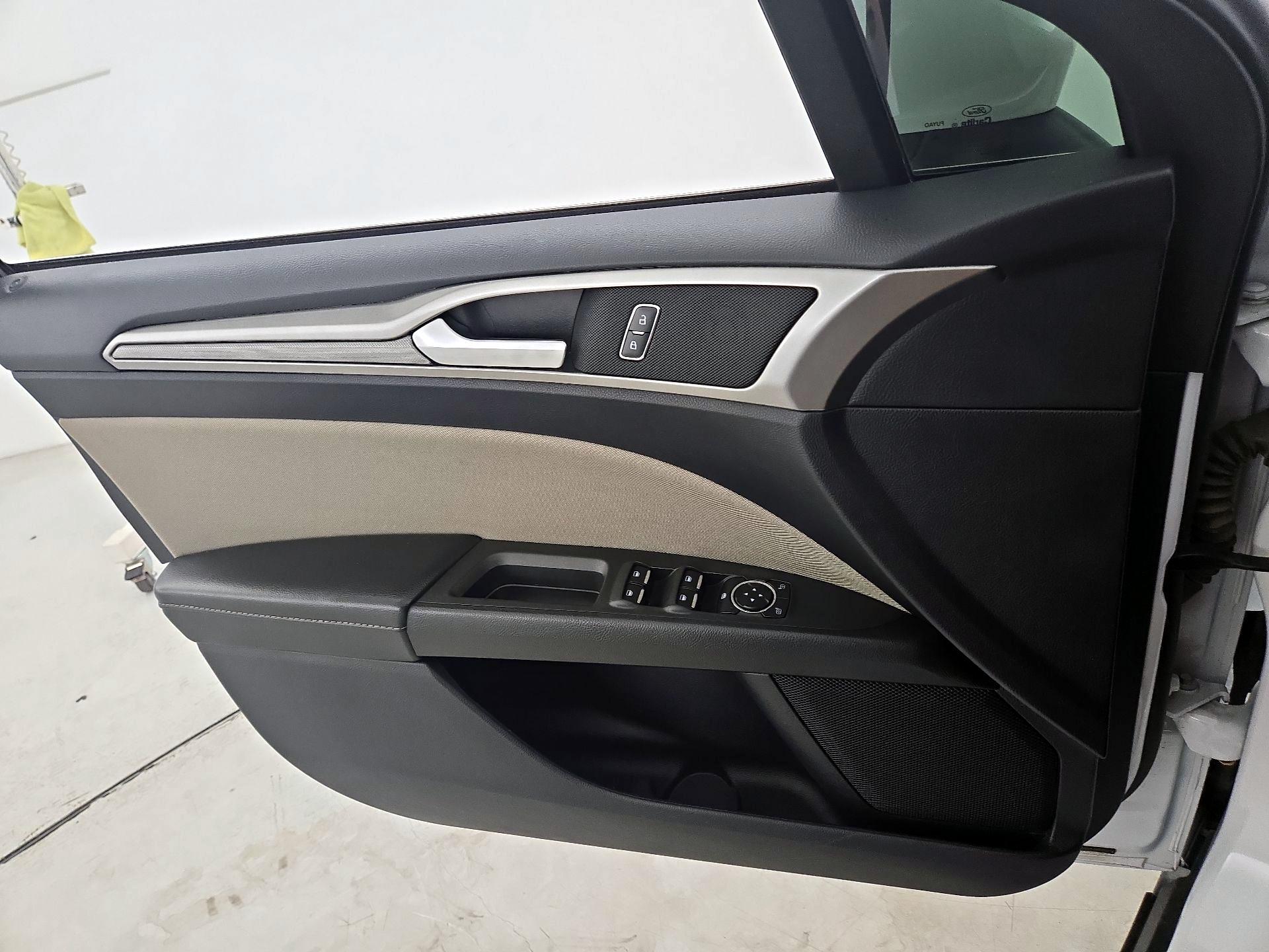 Thumbnail: 2020 Ford Fusion - 12