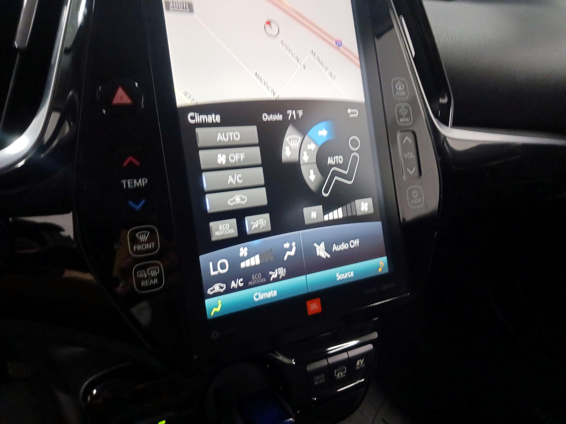 Thumbnail: 2017 Toyota Prius Prime - 14