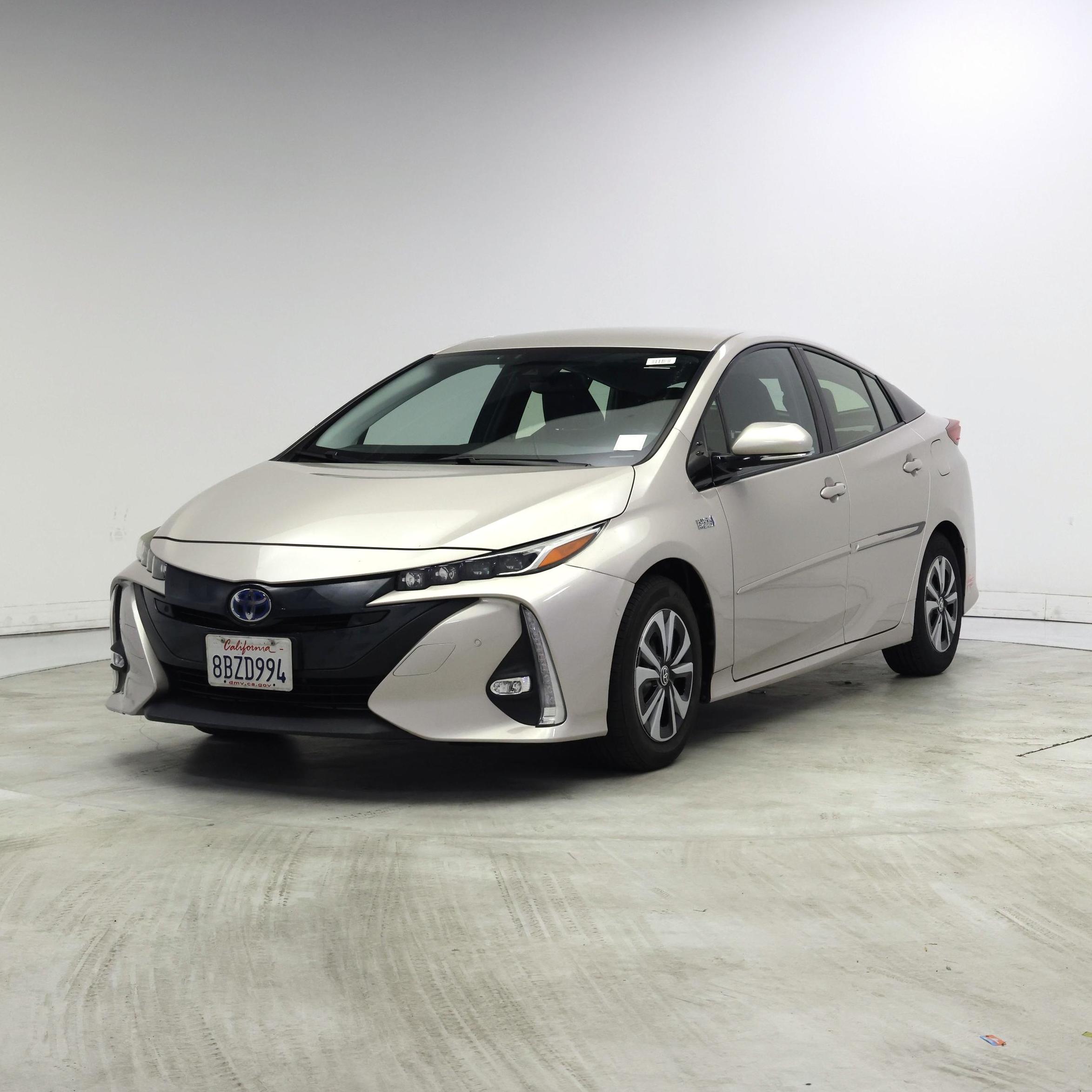 Thumbnail: 2017 Toyota Prius Prime - 4