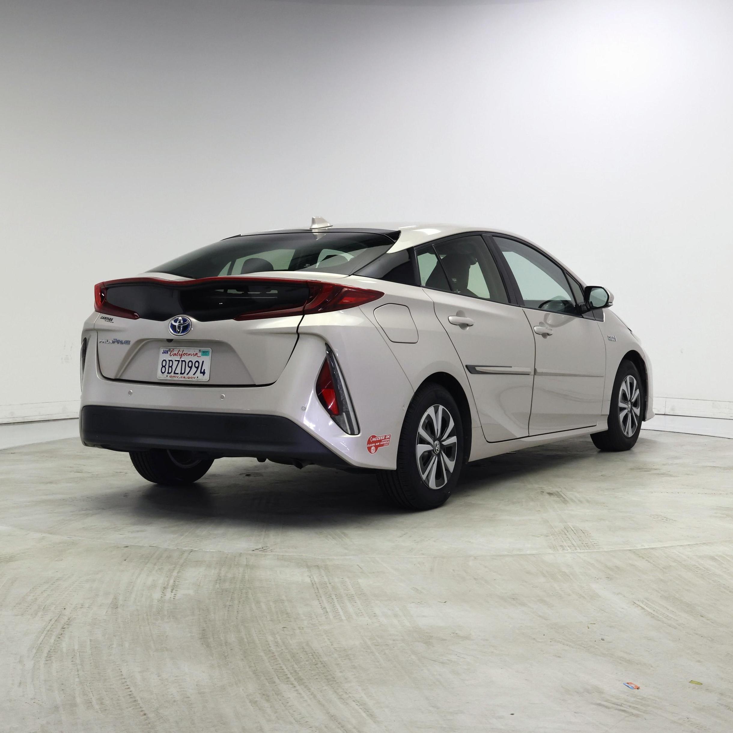 Thumbnail: 2017 Toyota Prius Prime - 8