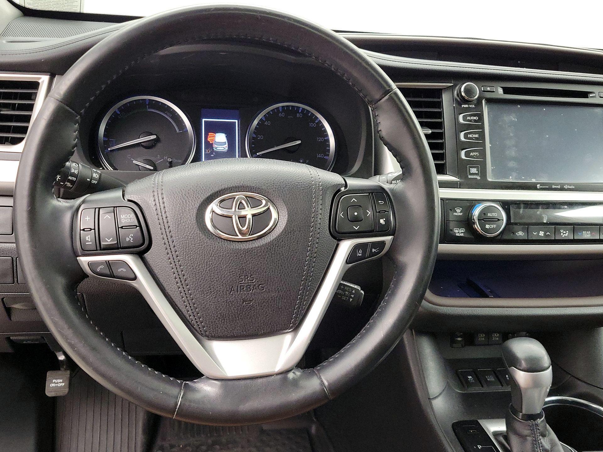 Thumbnail: 2019 Toyota Highlander - 10