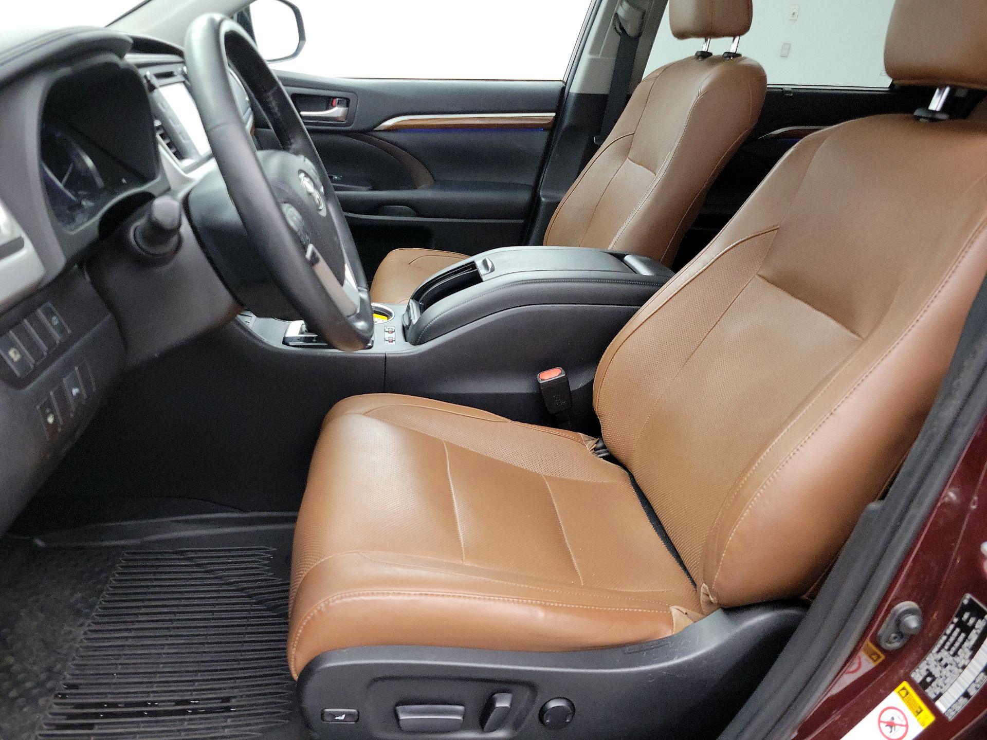 Thumbnail: 2019 Toyota Highlander - 11