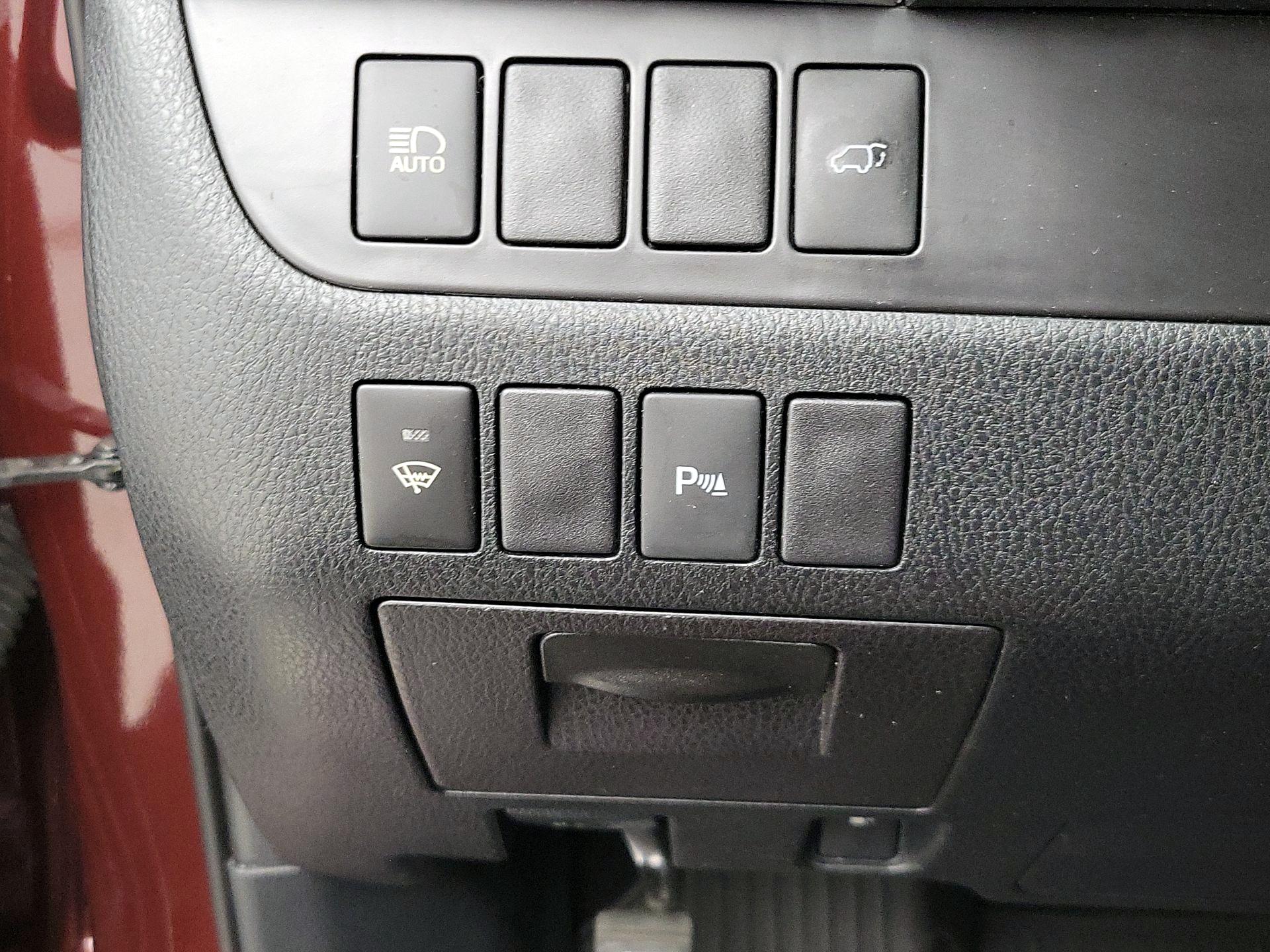 Thumbnail: 2019 Toyota Highlander - 13