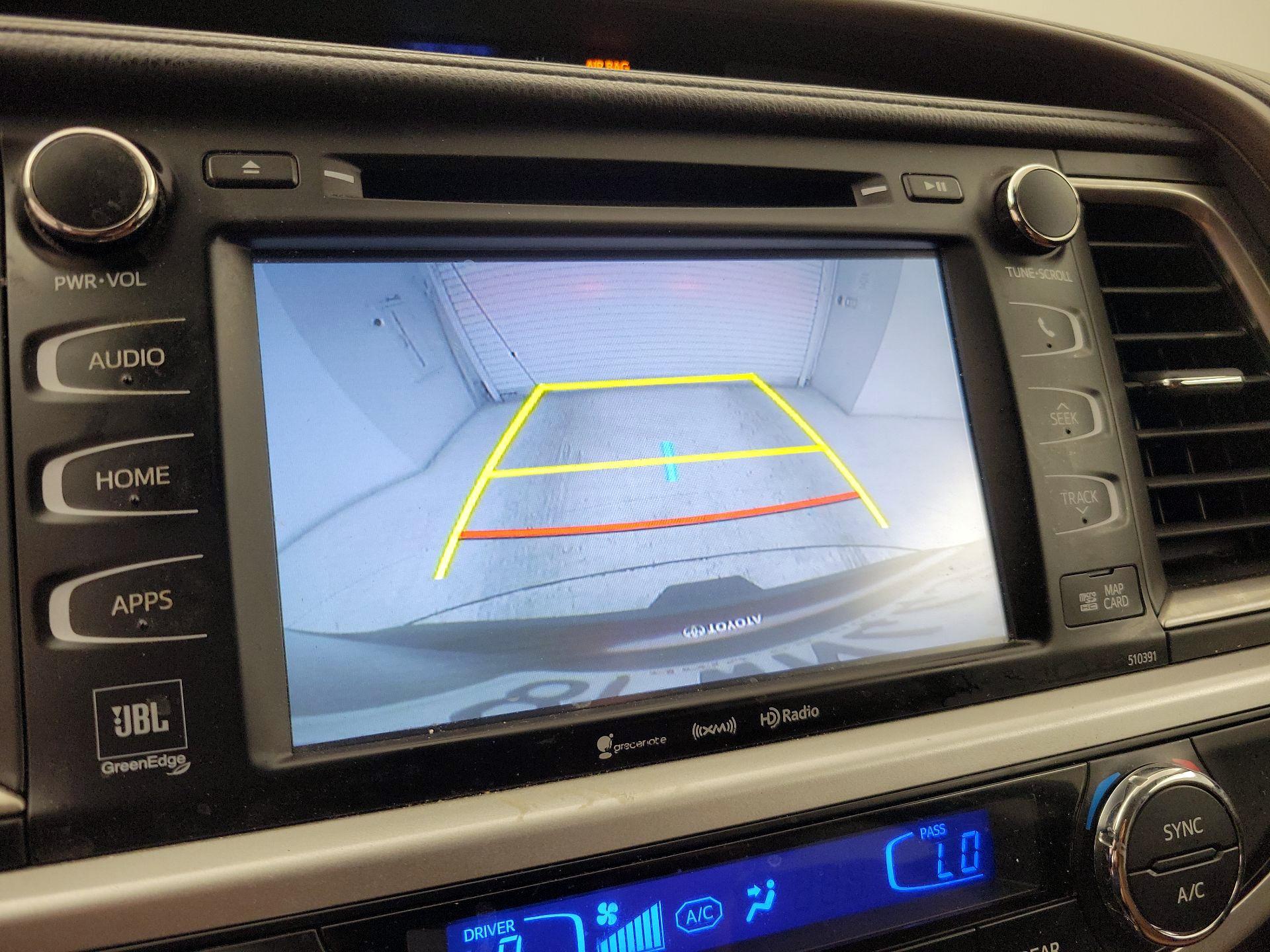 Thumbnail: 2019 Toyota Highlander - 14