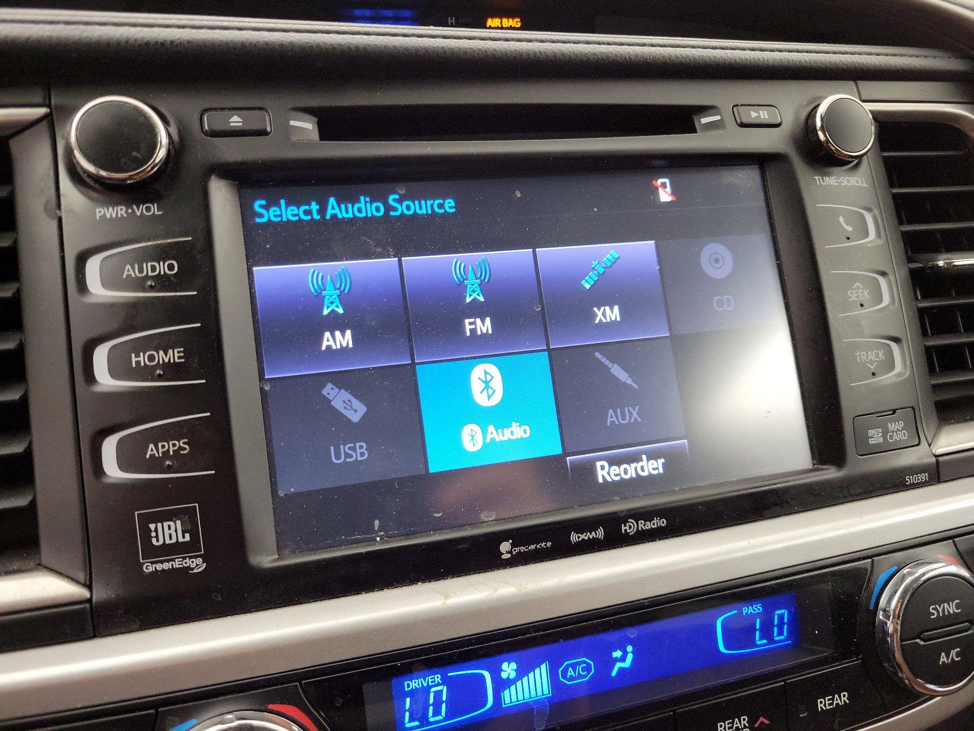 Thumbnail: 2019 Toyota Highlander - 15