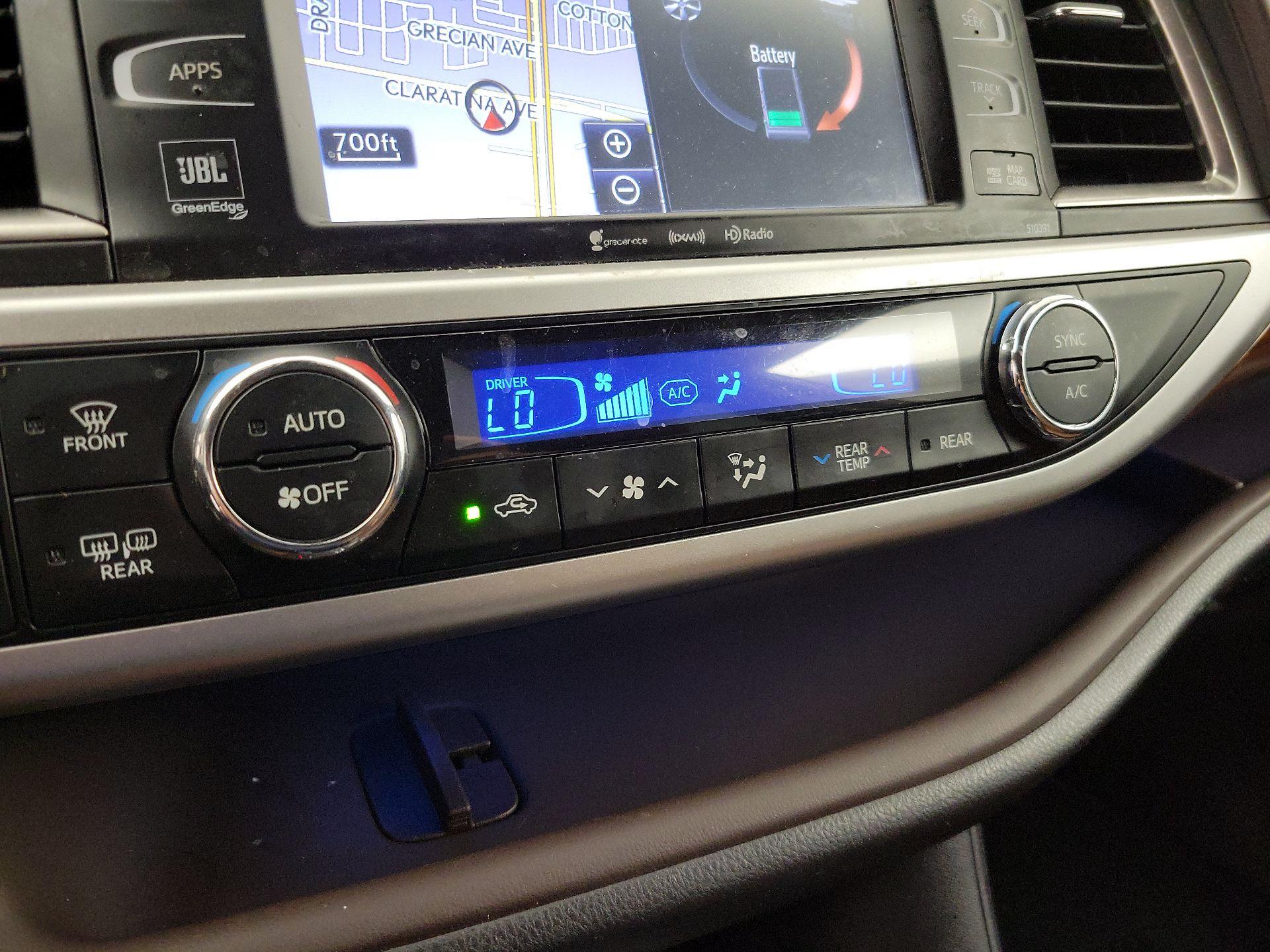 Thumbnail: 2019 Toyota Highlander - 16