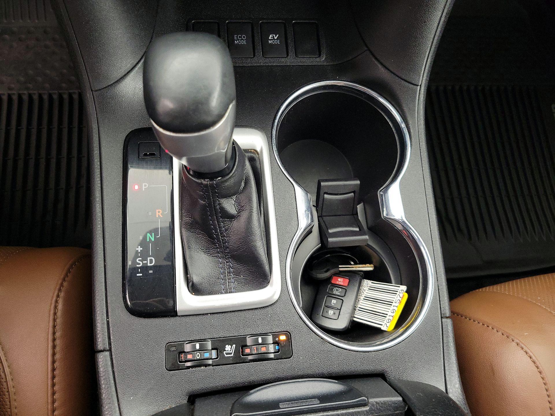 Thumbnail: 2019 Toyota Highlander - 17