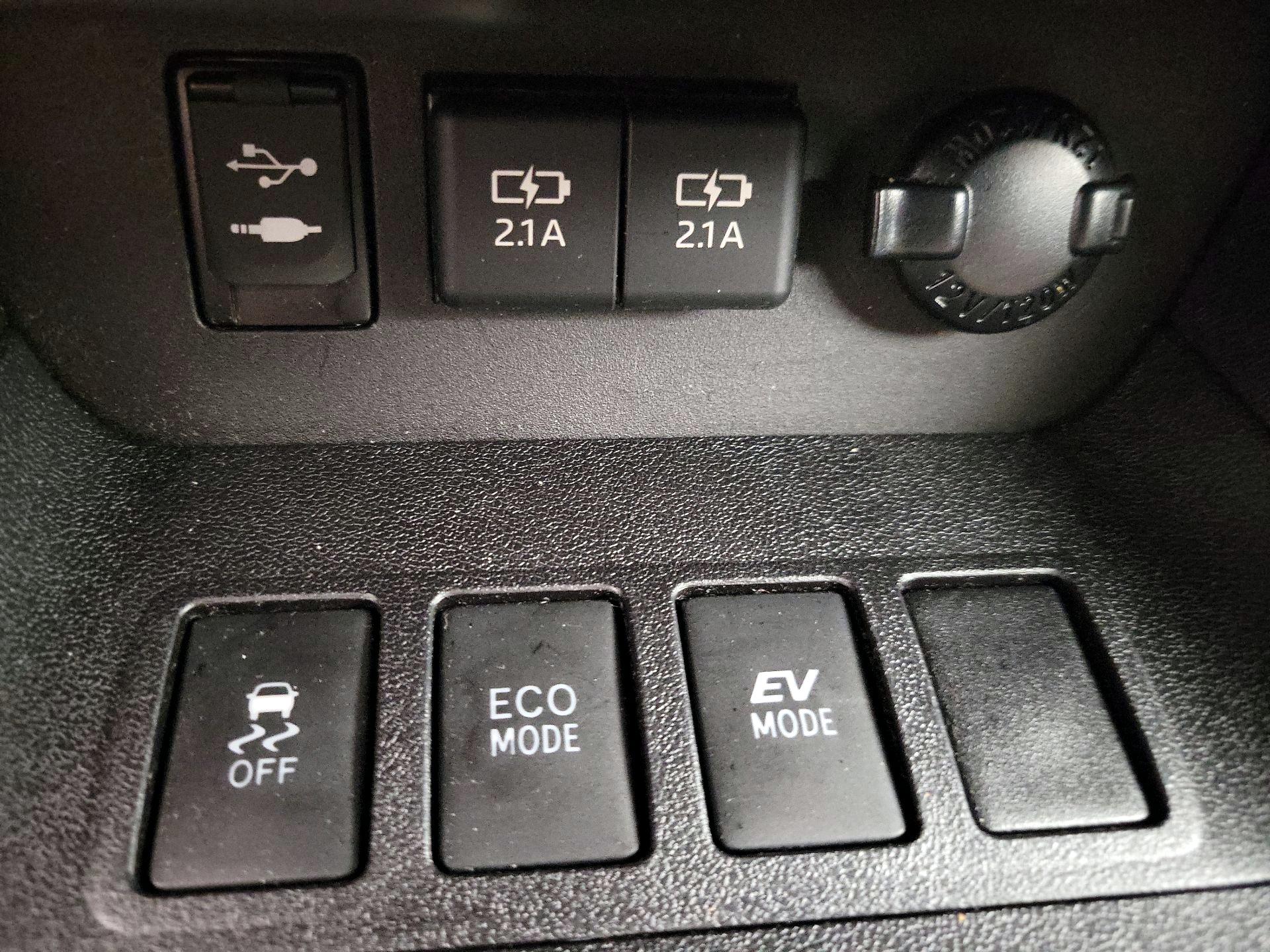 Thumbnail: 2019 Toyota Highlander - 18