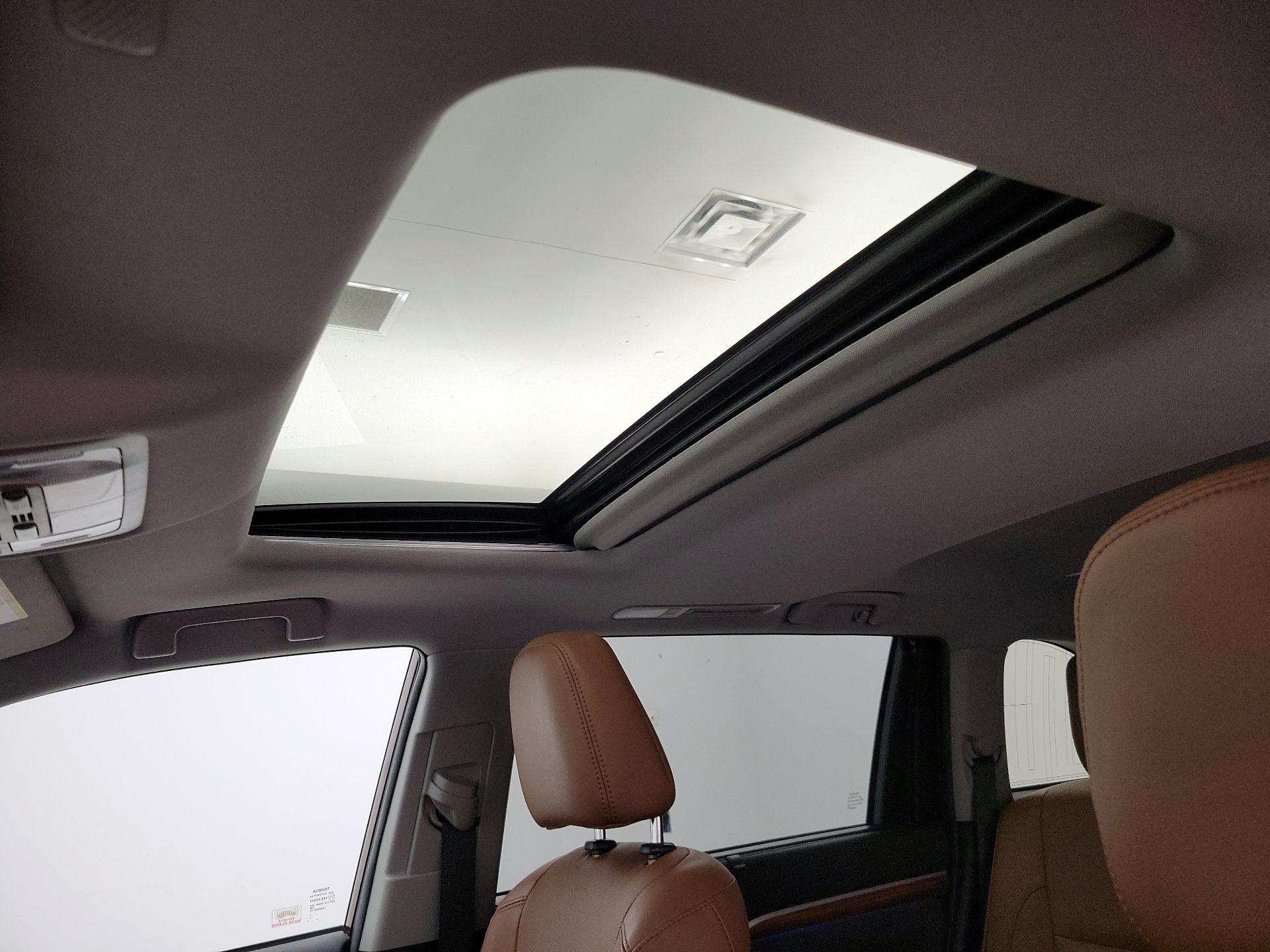 Thumbnail: 2019 Toyota Highlander - 19