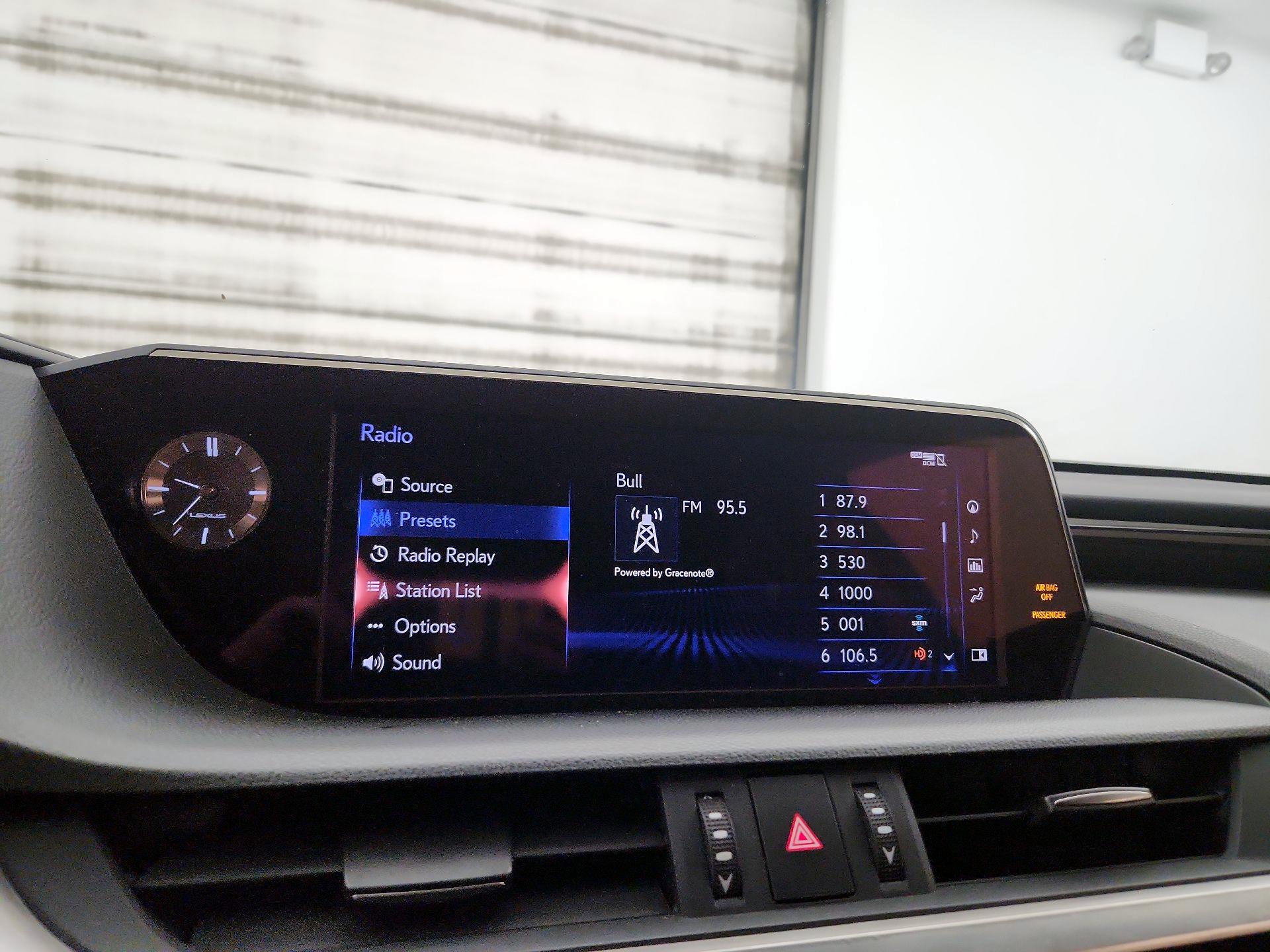 Thumbnail: 2020 Lexus ES - 16