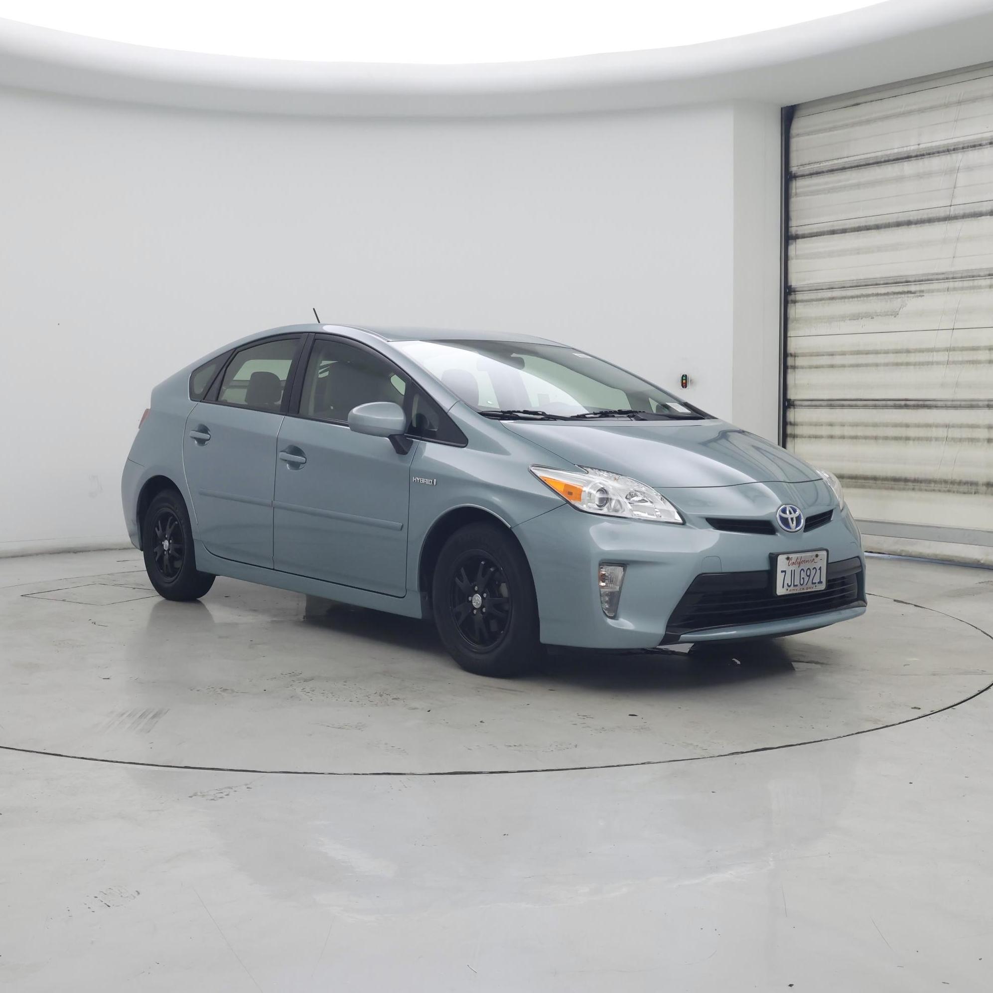 Green 2015 Toyota Prius Hatchback Front-Wheel Drive Automatic