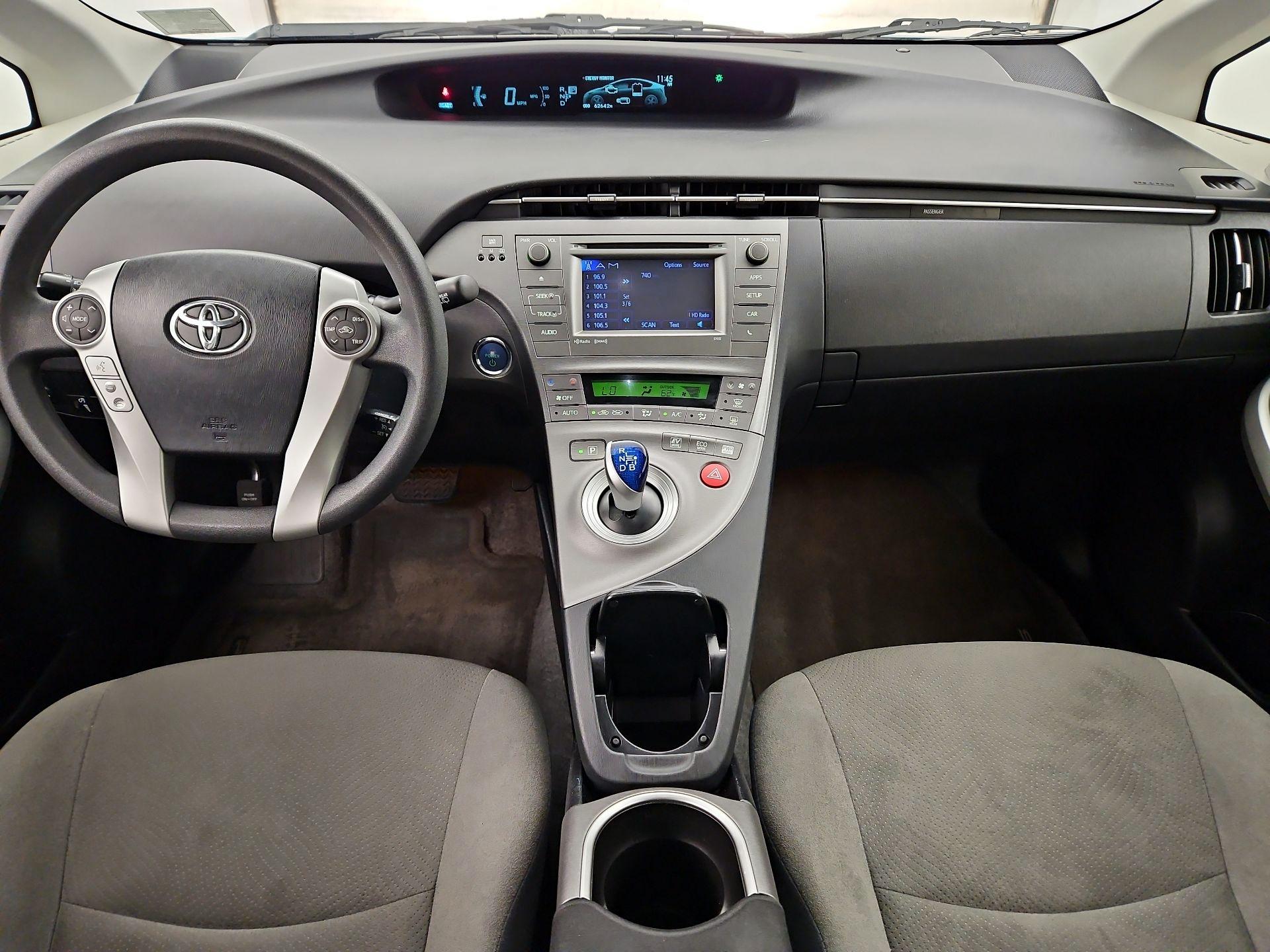 Thumbnail: 2015 Toyota Prius - 9