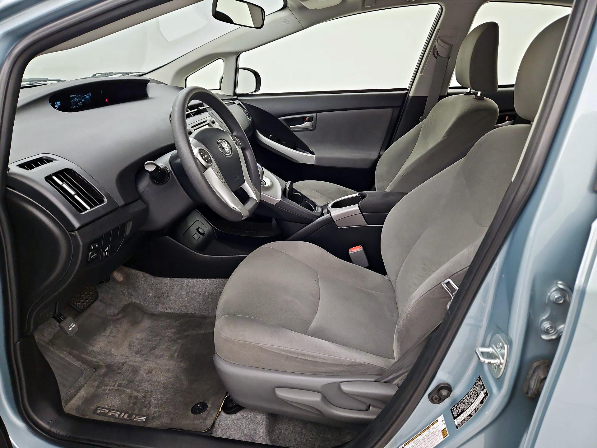 Thumbnail: 2015 Toyota Prius - 11