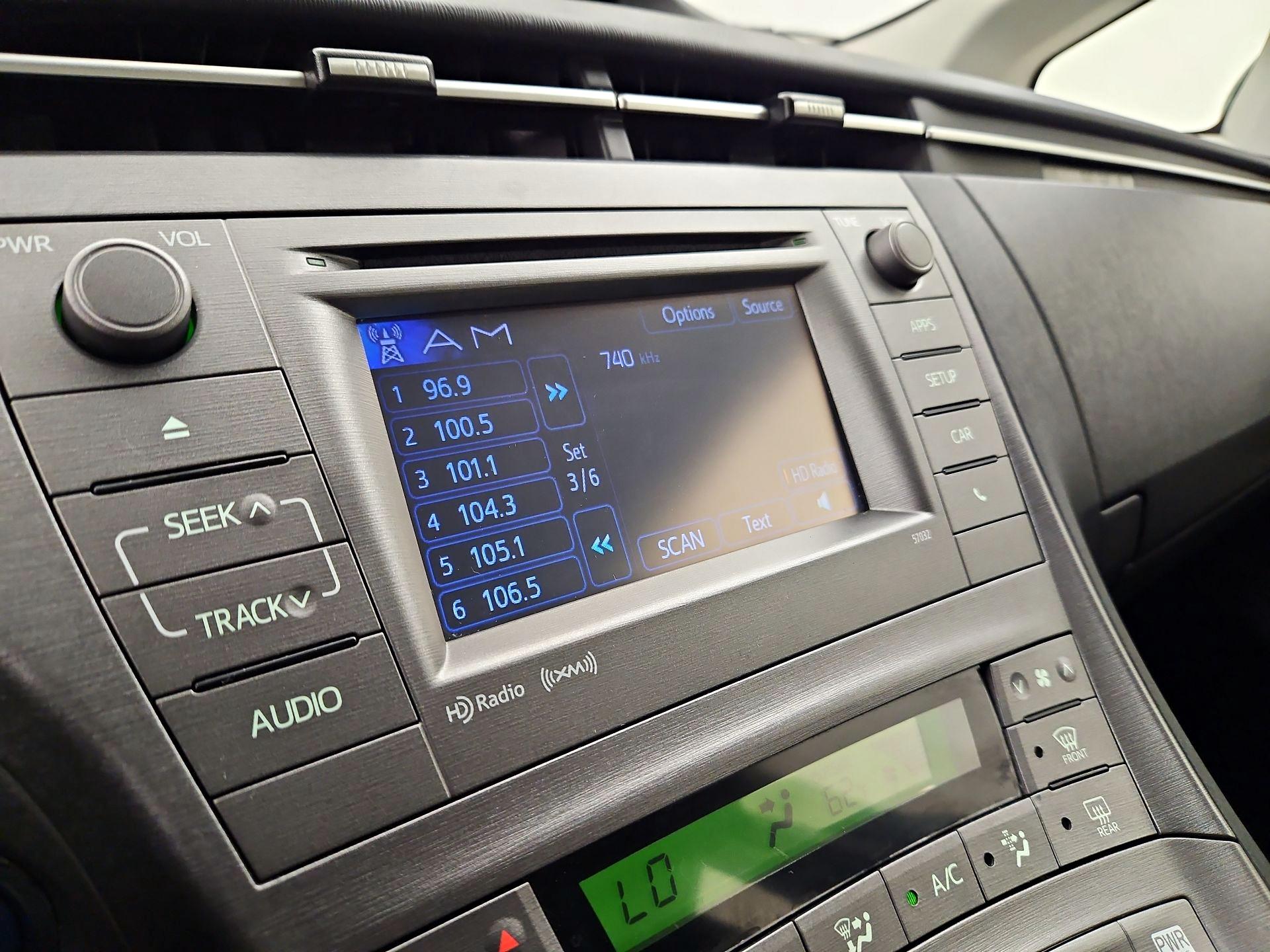 Thumbnail: 2015 Toyota Prius - 15