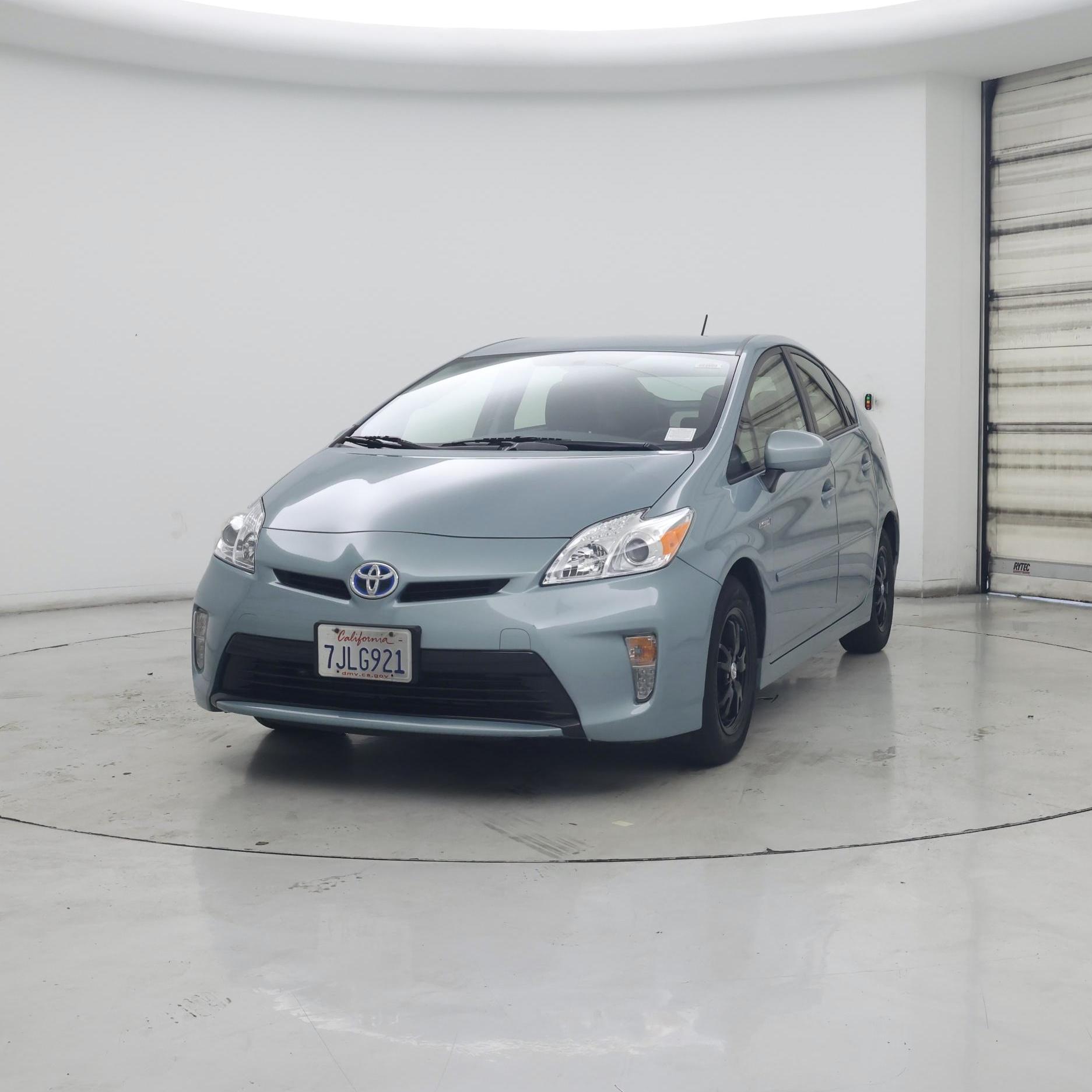Thumbnail: 2015 Toyota Prius - 4