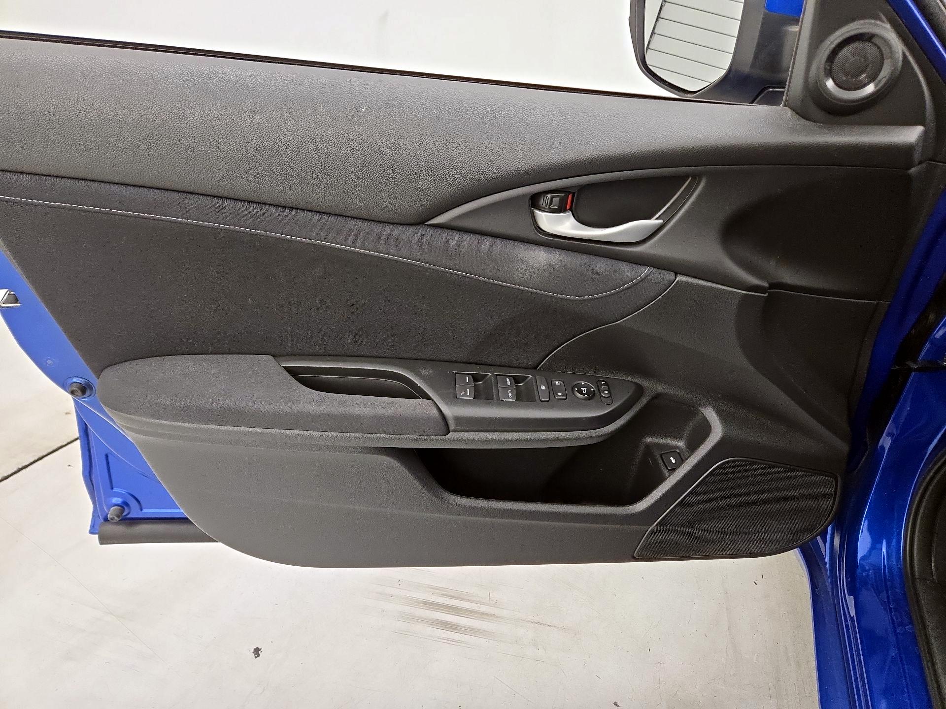 Thumbnail: 2019 Honda Insight - 12